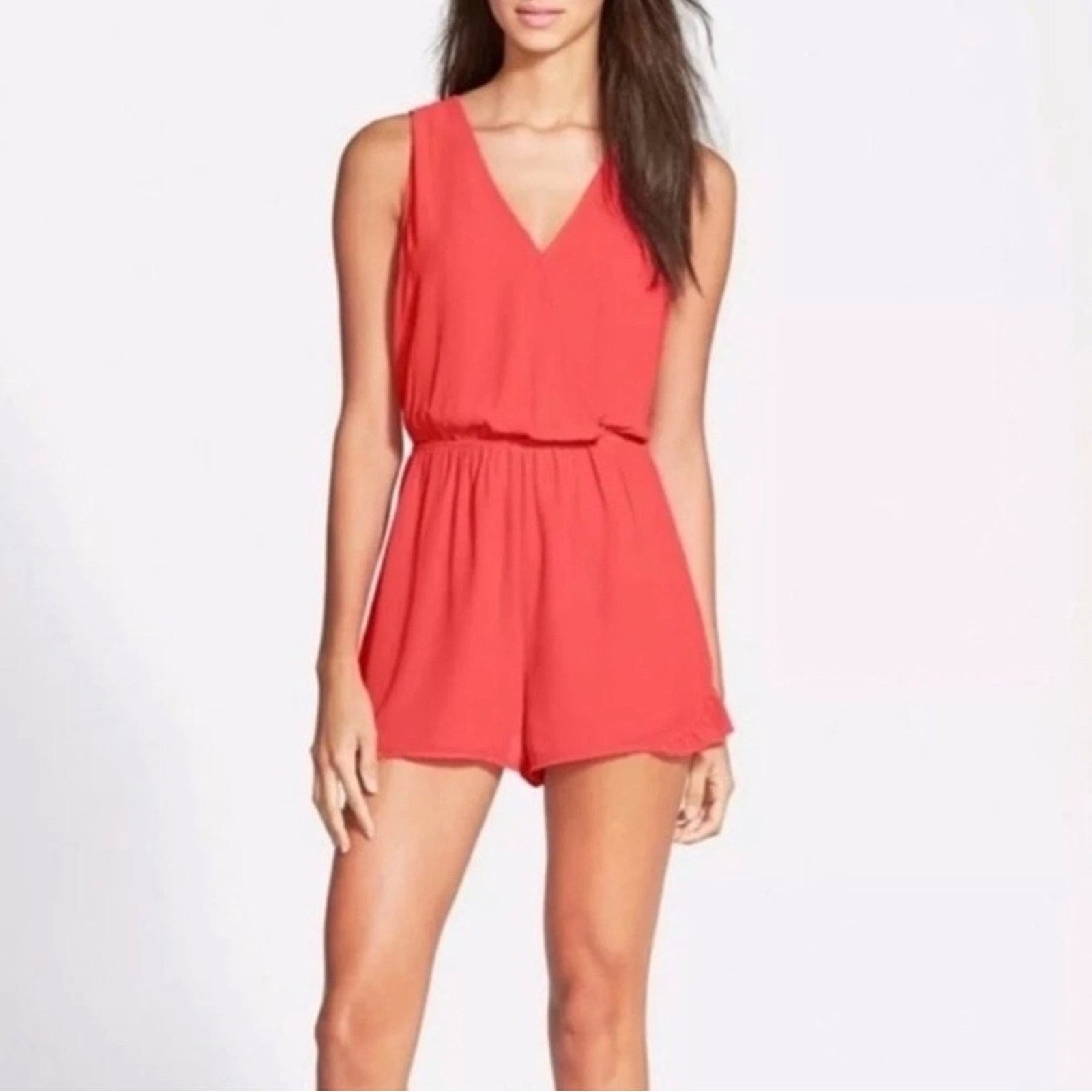 ASTR The Label ASTR The Label Ruffle Shorts V-Neck Romper Women’s Small Size 28" / US 6 / IT 42 - 1 Thumbnail
