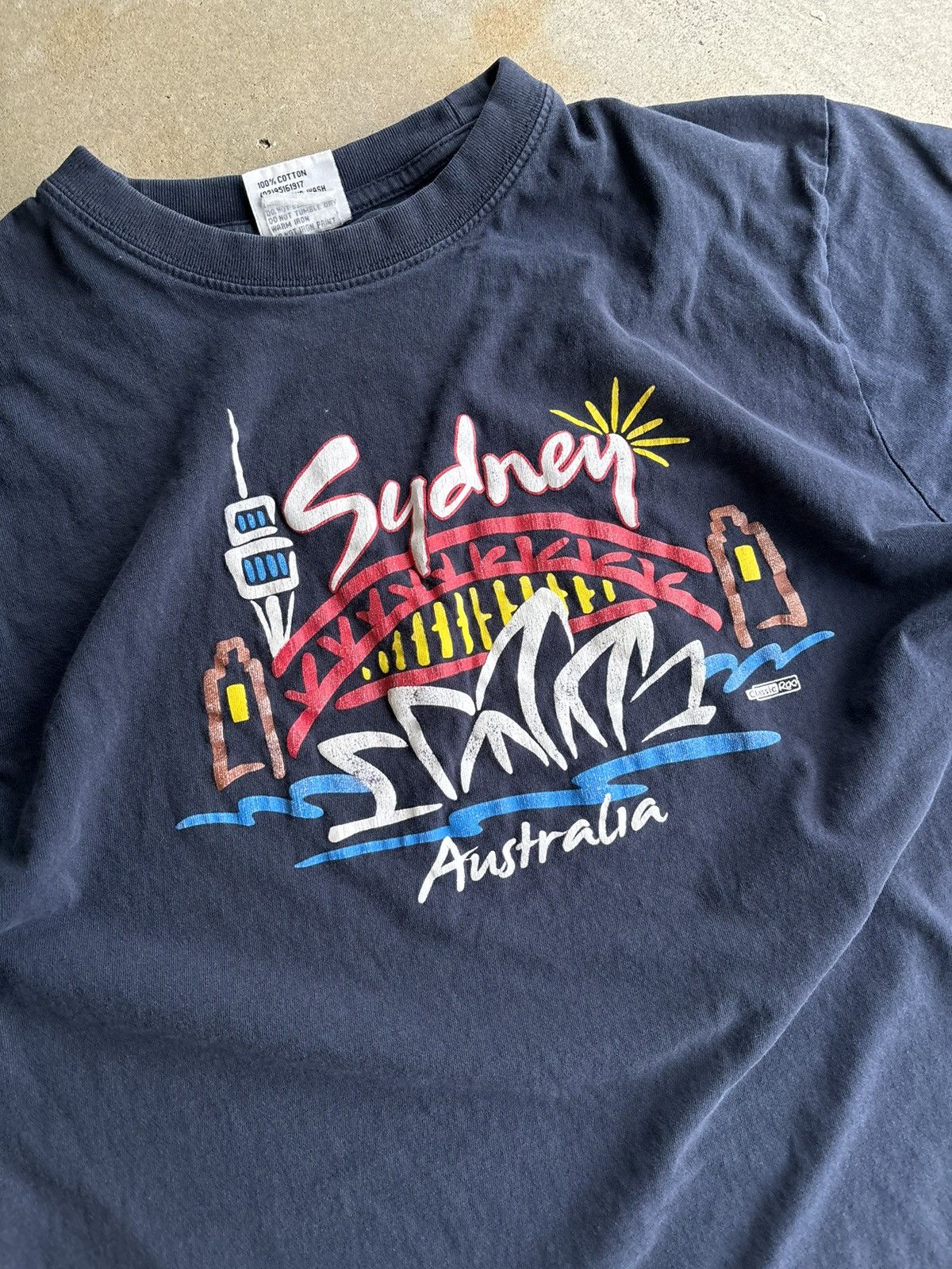 Vacation × Vintage Crazy 90s Sydney Australia Boxy Opera House Faded Tee Size US M / EU 48-50 / 2 - 3 Thumbnail