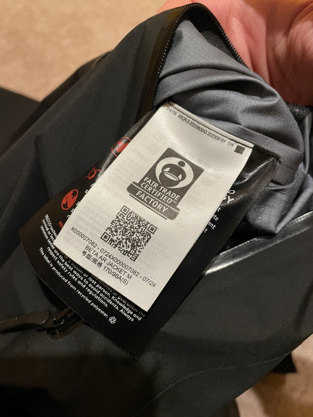 Arc'teryx Arcteryx Beta AR - Black Size US S / EU 44-46 / 1 - 6 Thumbnail