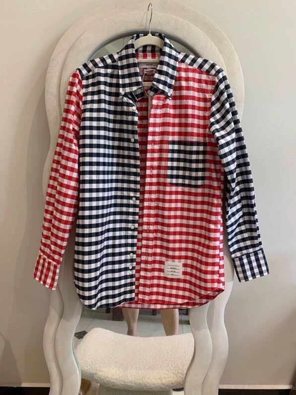 Thom Browne Turn up the collar of your long-sleeved shirt