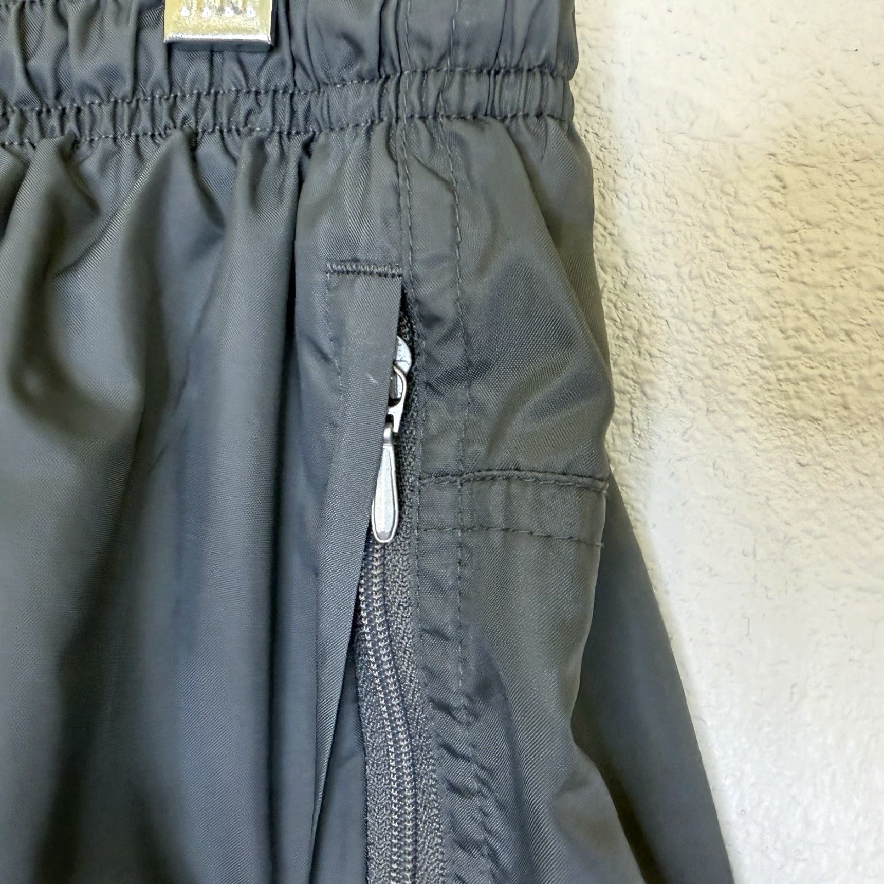 Nike Nike Track Windbreaker Pants Mens XL Gray Elastic Waist Drawstring Zip Hem Lined Pockets Nylon Polyester Blend Zip Pockets Size US 36 / EU 52 - 3 Thumbnail