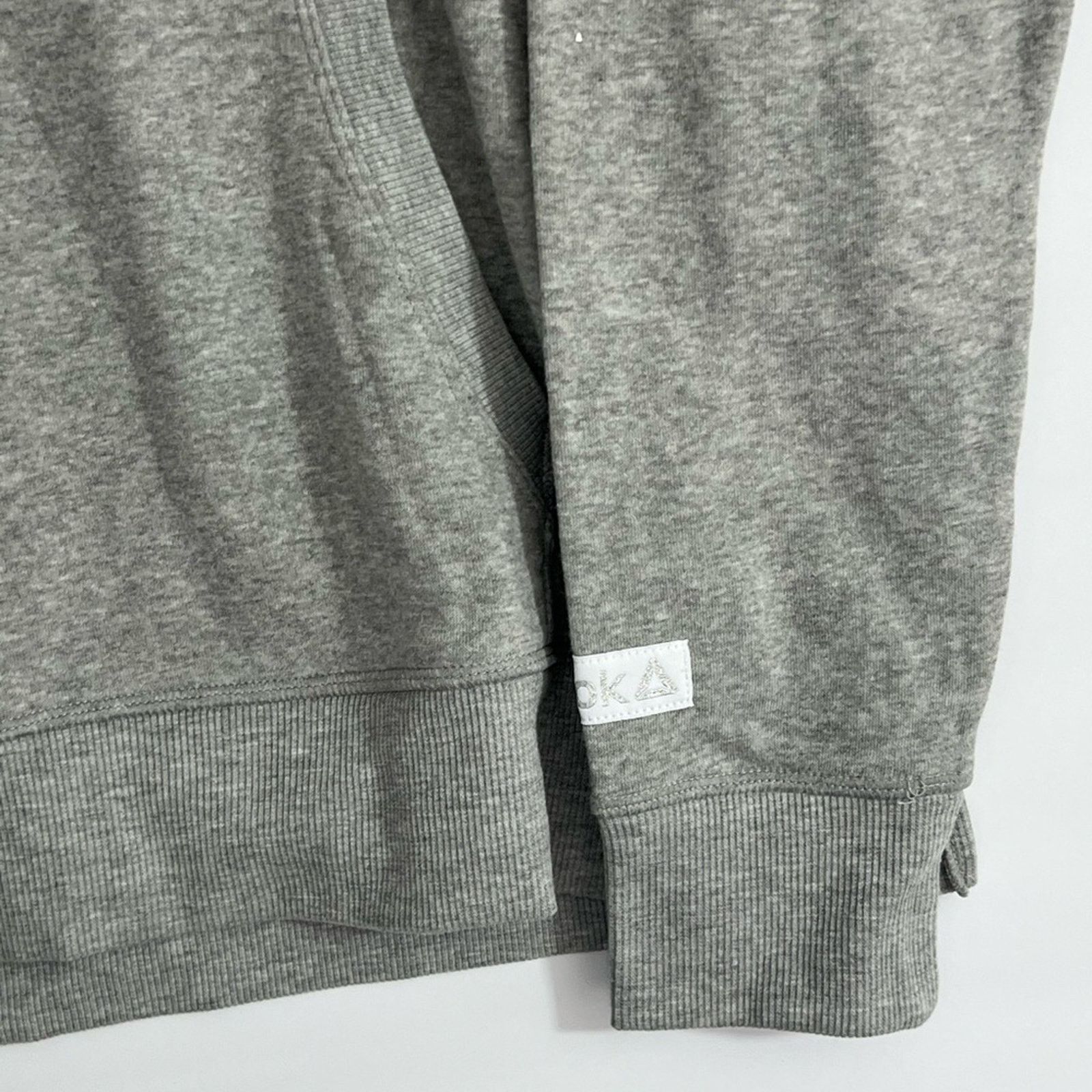 Reebok Reebok Ladies Grey Heather Graphic Hoodie LARGE (With Tags) Size L / US 10 / IT 46 - 4 Thumbnail