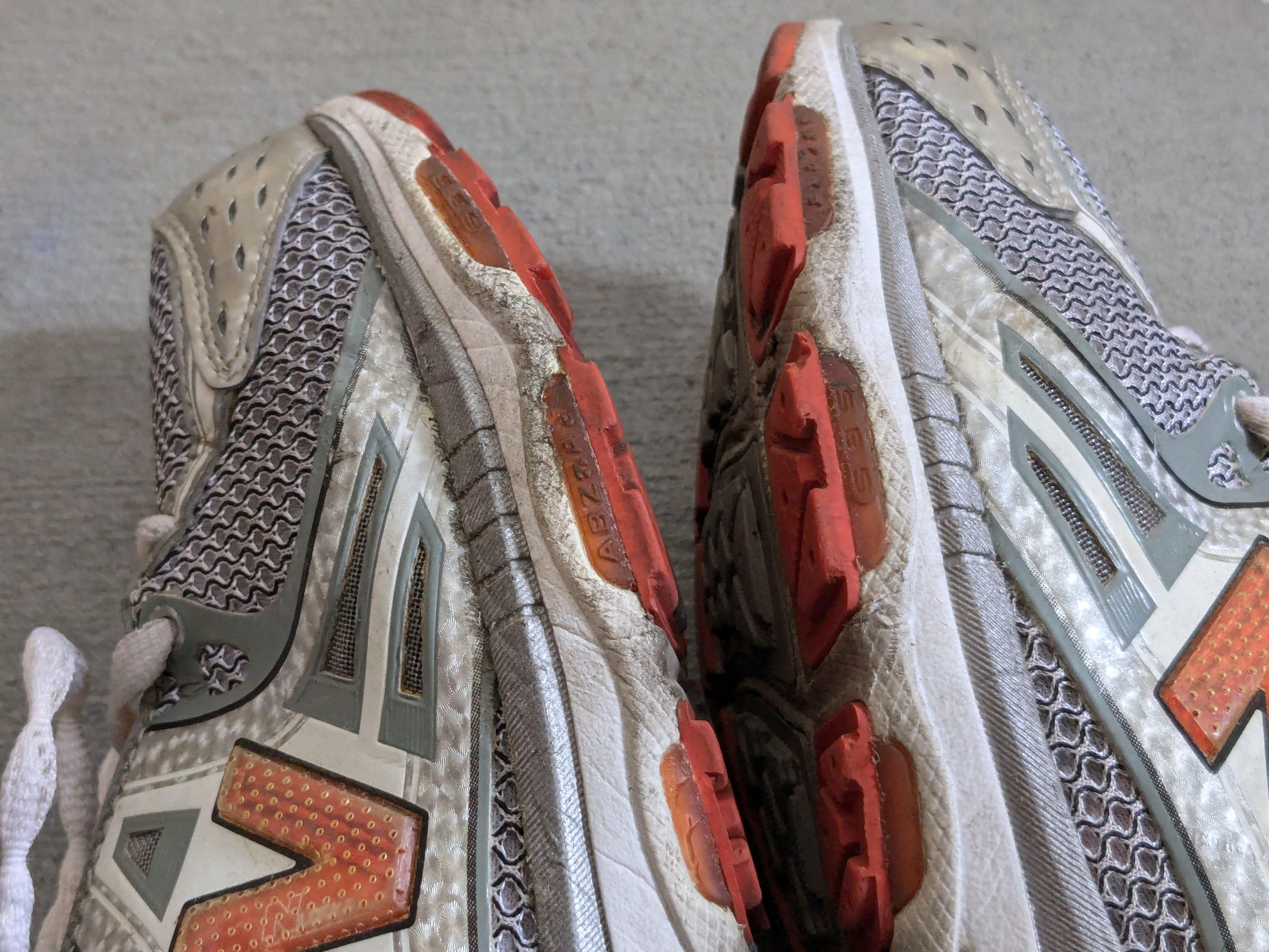 New Balance New Balance MT1224 Silver Orange 10.5 Size US 10.5 / EU 43-44 - 7 Thumbnail