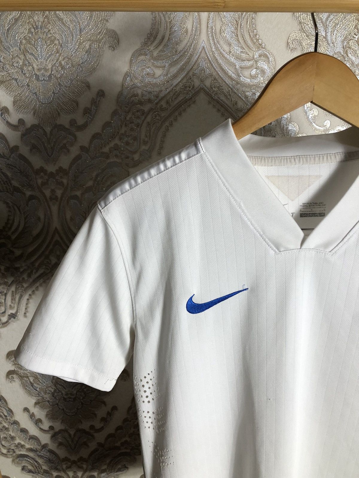 Nike VINTAGE NIKE ENGLAND SOCCER JERSEY MANCHESTER RETRO Y2K 90s Size US S / EU 44-46 / 1 - 3 Thumbnail