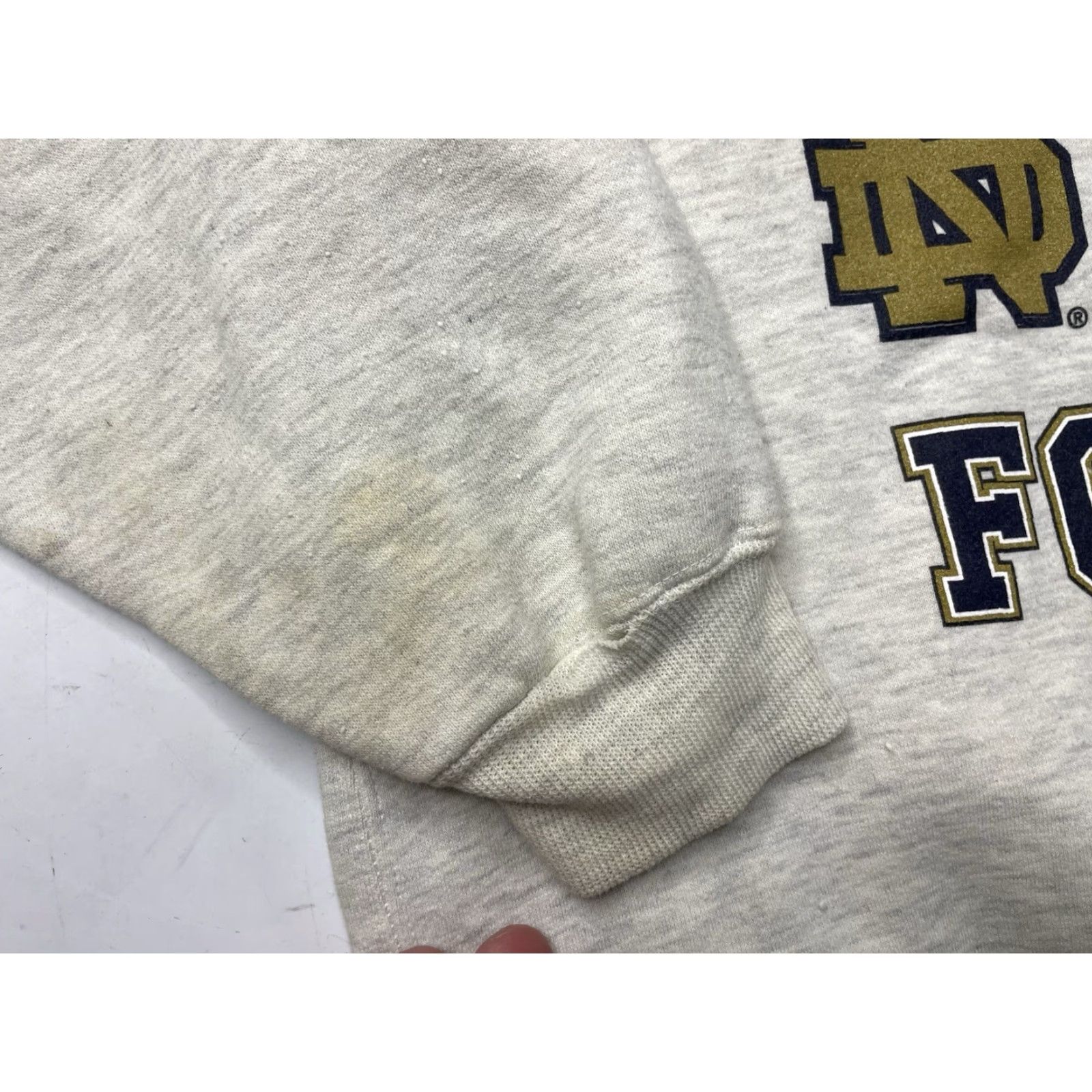 Vintage VINTAGE Notre Dame Football Sweatshirt Mens Large Gray College University Sweatshirt Size US L / EU 52-54 / 3 - 5 Thumbnail