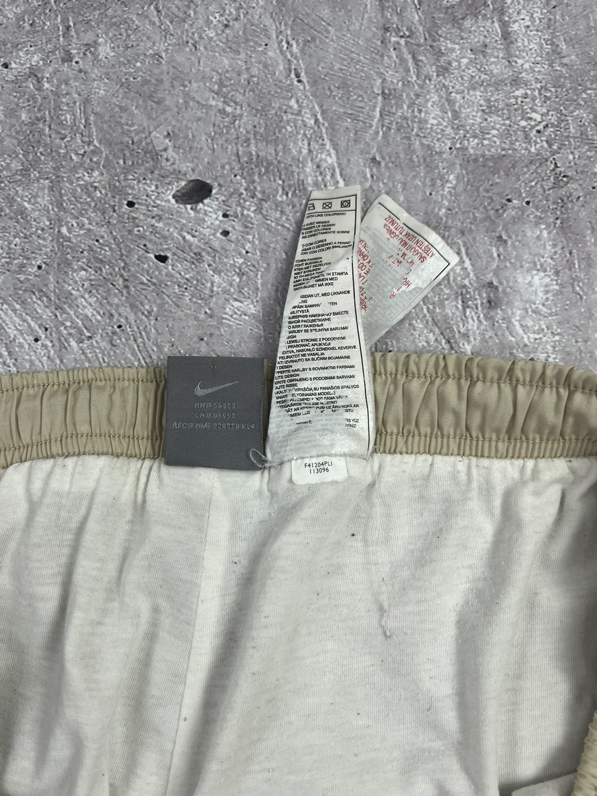 Nike Vintage Nike Nylon Track Pants Size US 34 / EU 50 - 14 Thumbnail