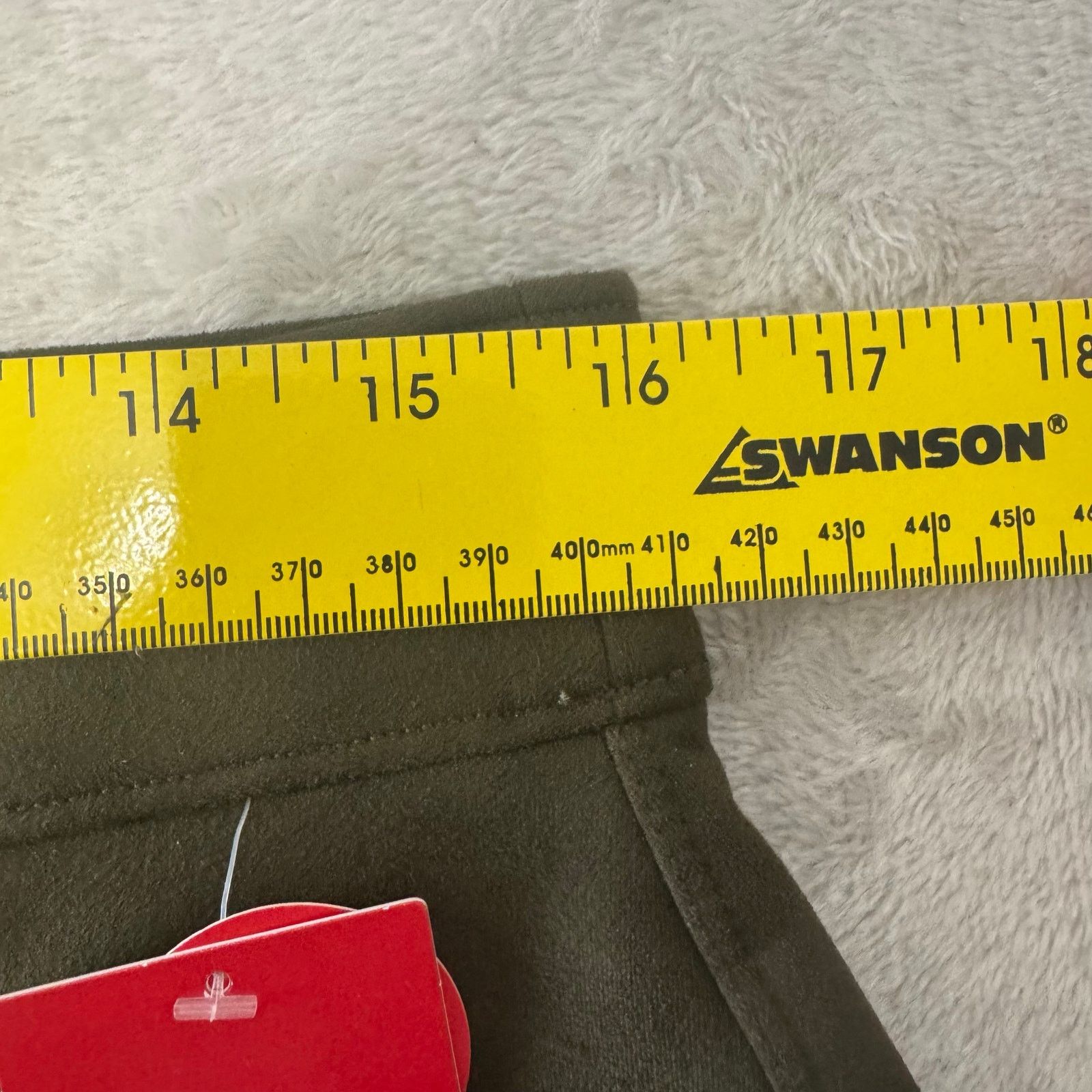 Spanx NWT Spanx Faux Suede Mini Skirt Built in Shorts L Green Size 32" / US 10 / IT 46 - 10 Thumbnail