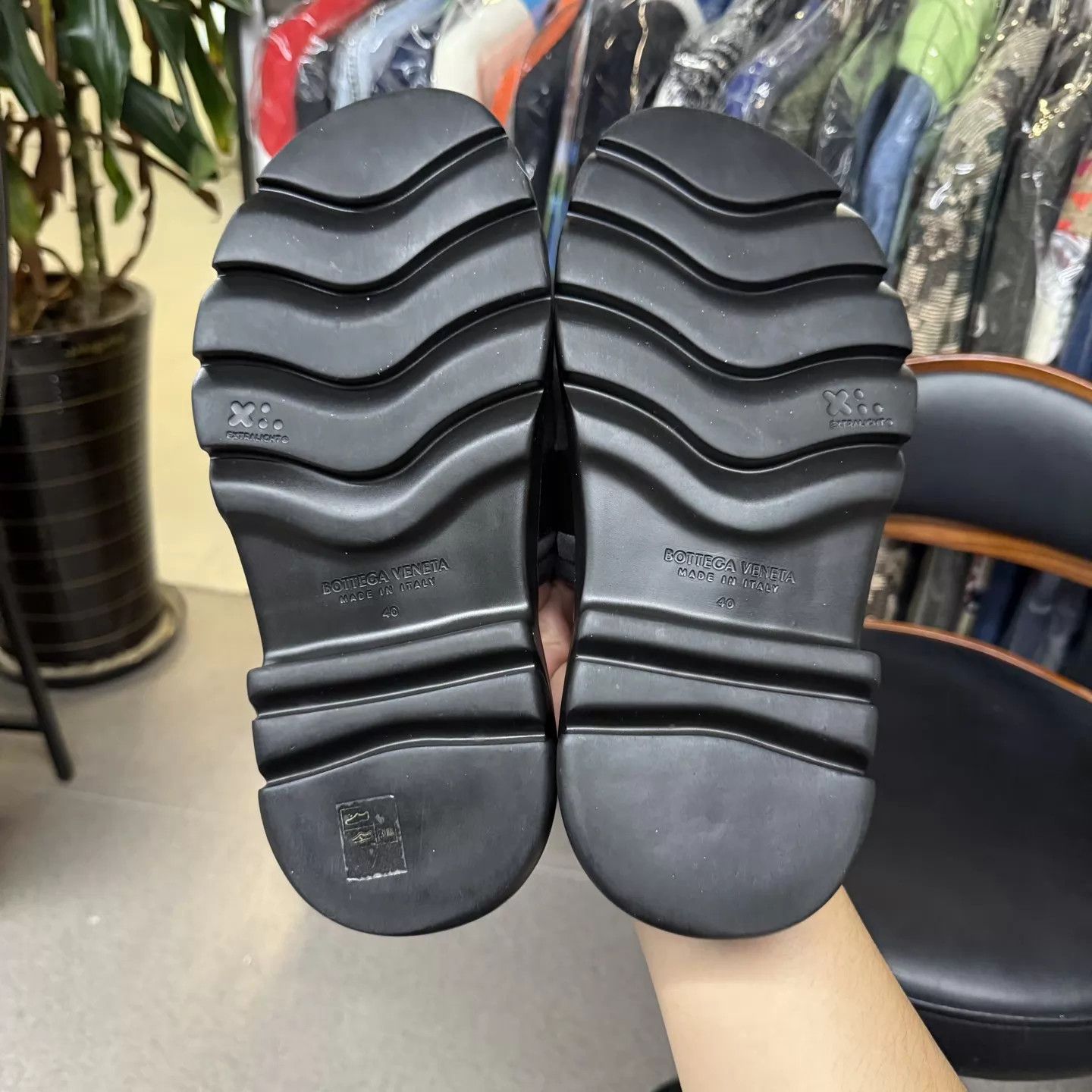 Bottega Veneta Bottega Veneta Black Padlock Slippers 40 Near New Size US 7 / EU 40 - 9 Thumbnail
