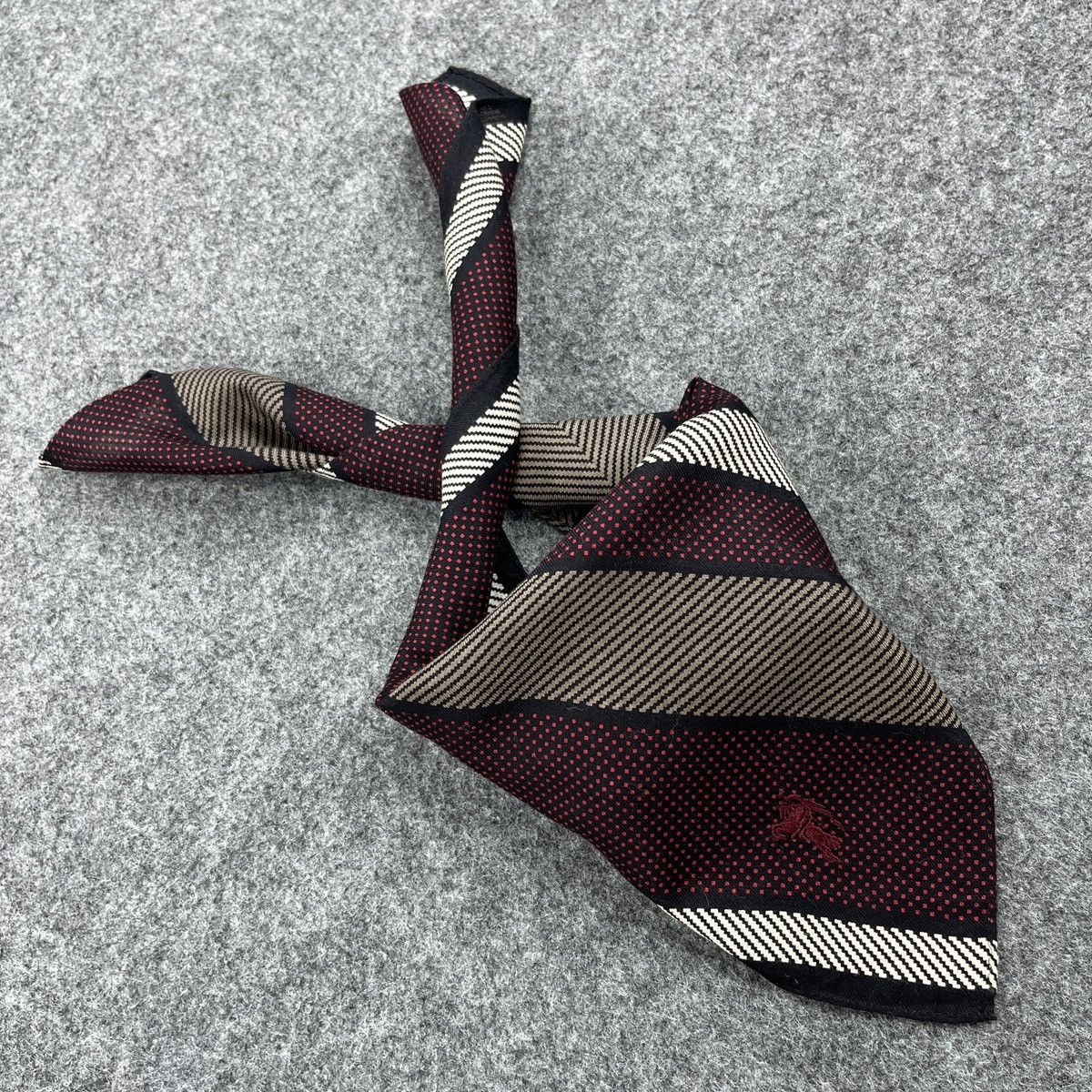 Burberry Burberry Handkerchief / Bandana / Neckerchief B1754 Size ONE SIZE - 8 Thumbnail
