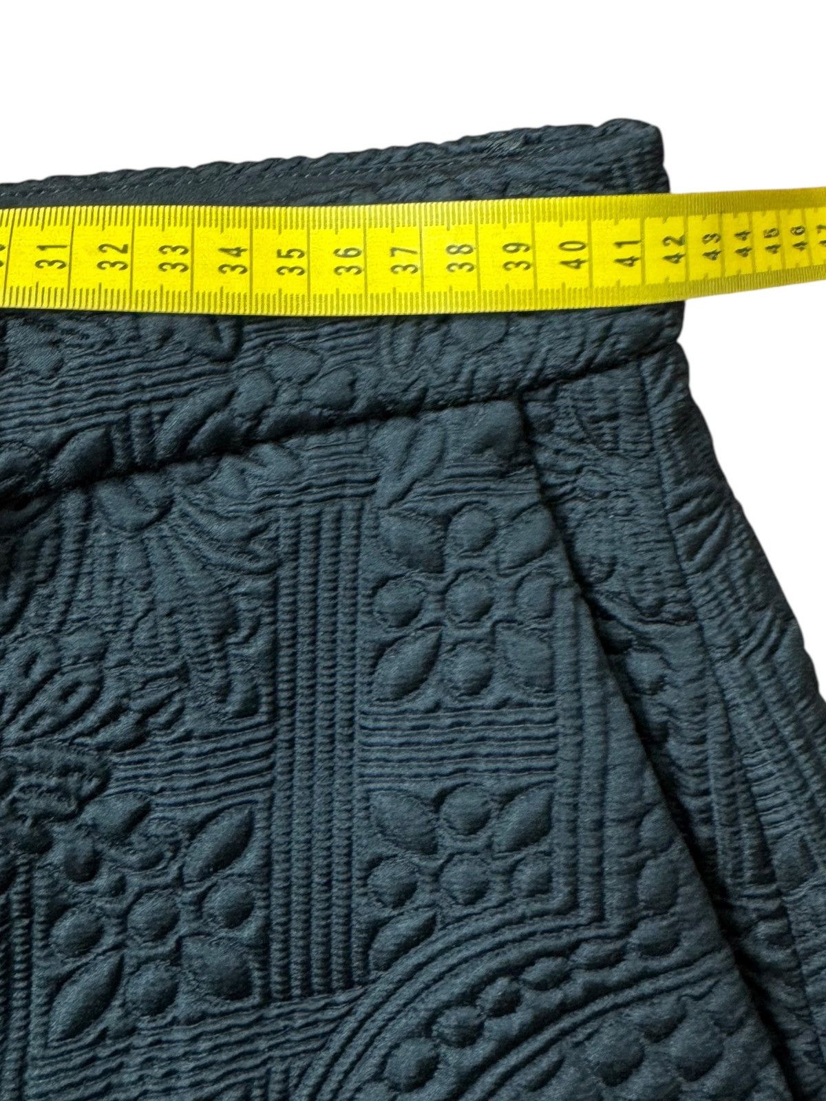 Versace Versace Black Jacquard Shorts SS24 Size US 34 / EU 50 - 6 Thumbnail