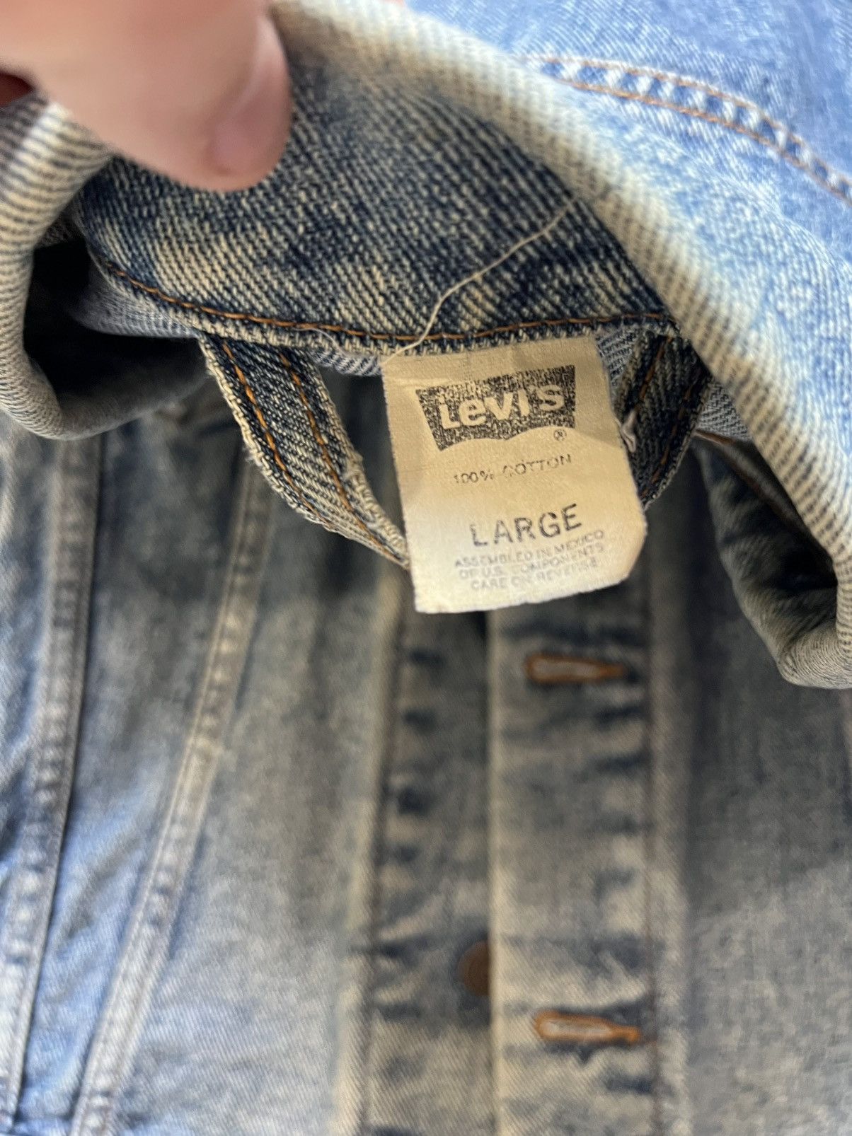 Levi's Vintage Clothing Vintage 90s Levis Denim Jacket Distressed Blue Size US L / EU 52-54 / 3 - 5 Thumbnail