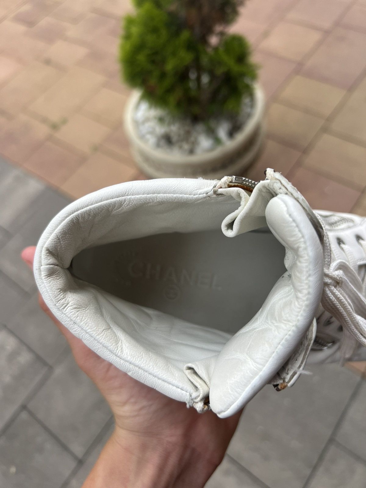 Chanel Chanel White High Top Sneakers Size US 7 / IT 37 - 8 Thumbnail