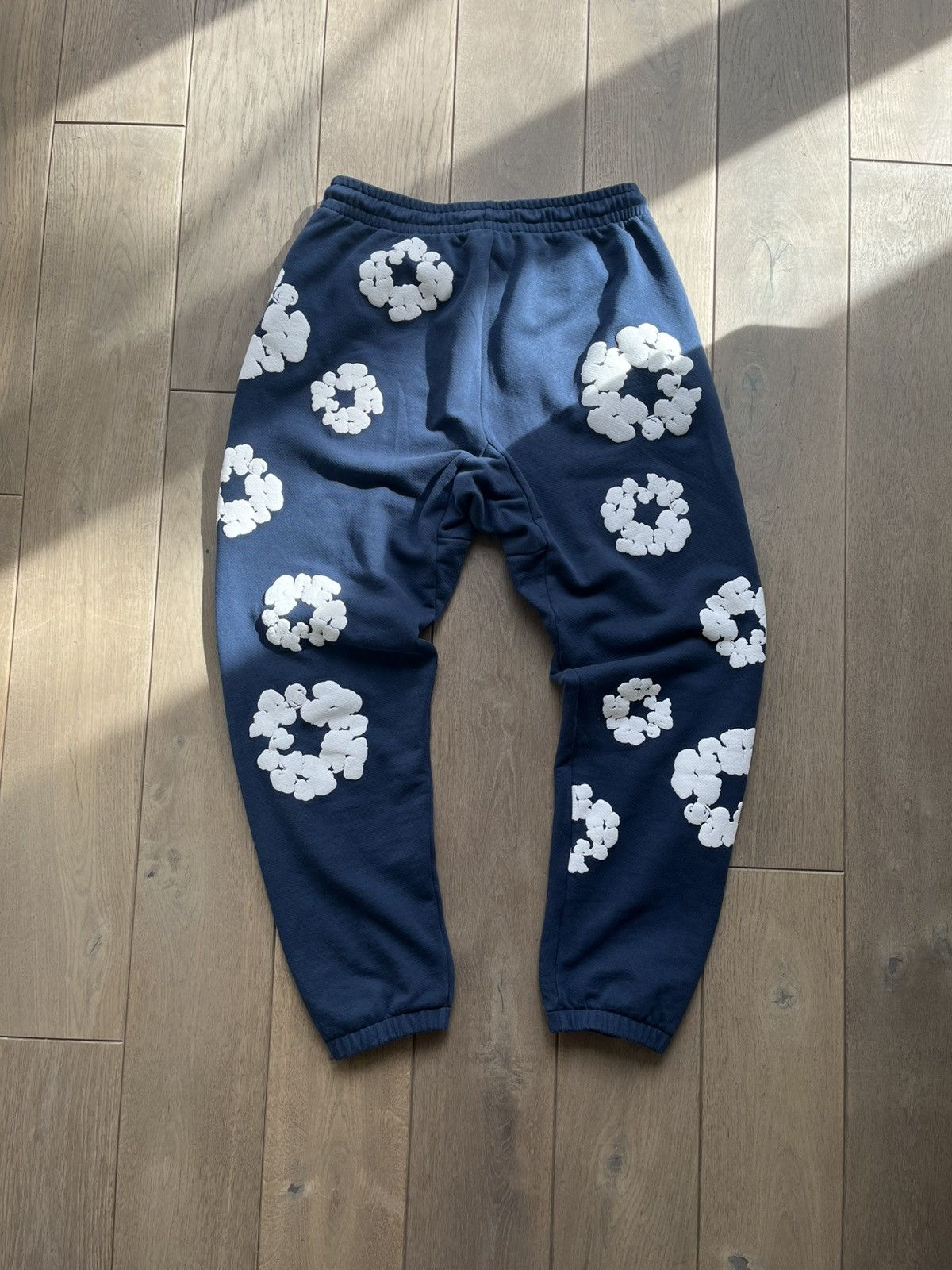 DENIM TEARS The Cotton Wreath Sweatpants Size US 33 - 2 Thumbnail