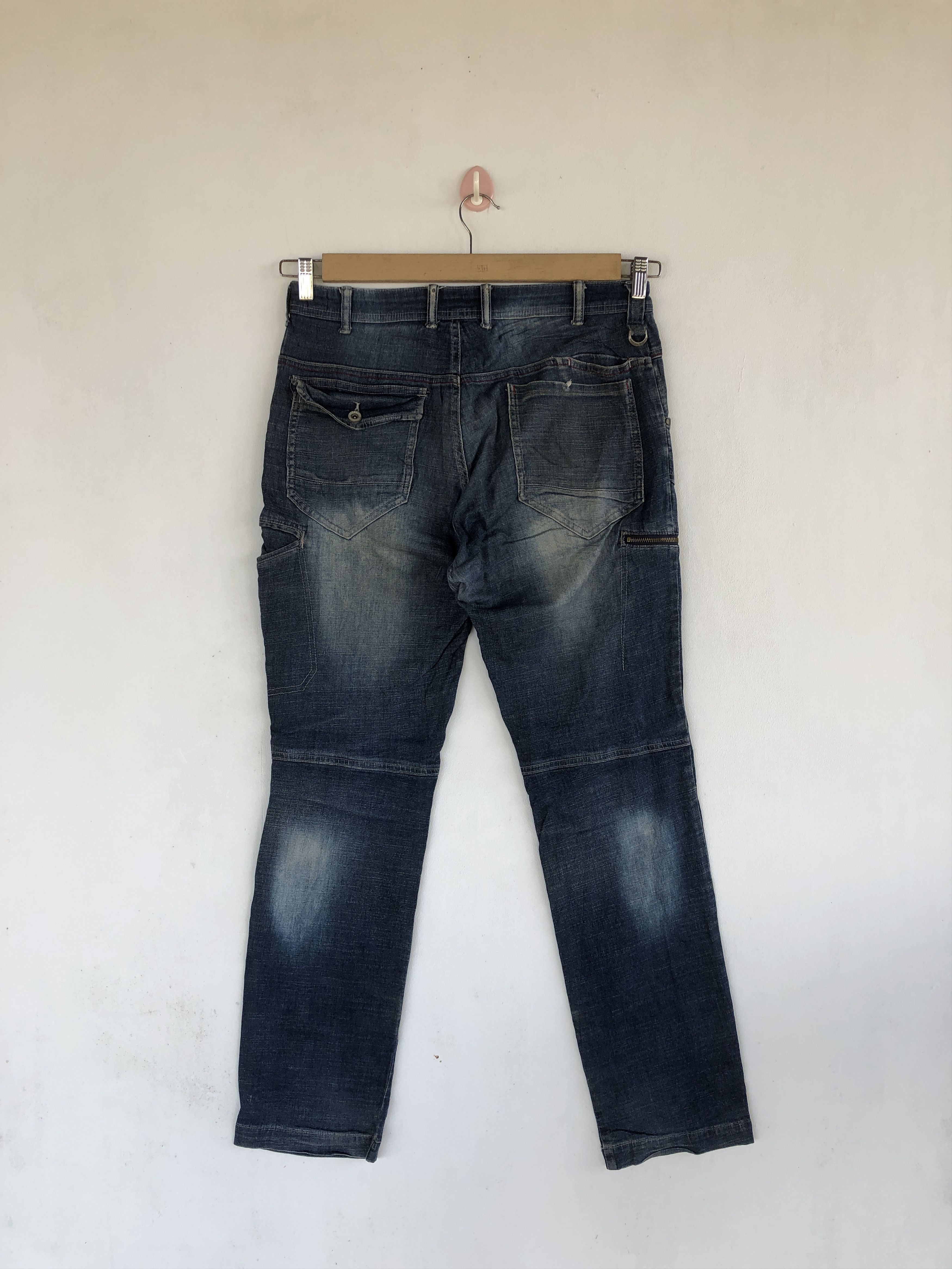 Japanese Brand Vintage Japanese Jeans Multi Pocket Cargo Pants Denim Size US 32 / EU 48 - 2 Thumbnail