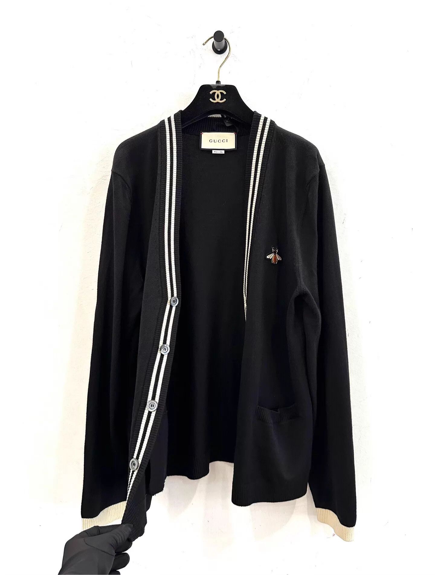 Gucci Gucci Embroidered Bee Logo Men's Black Wool Cardigan Size US M / EU 48-50 / 2 - 3 Thumbnail