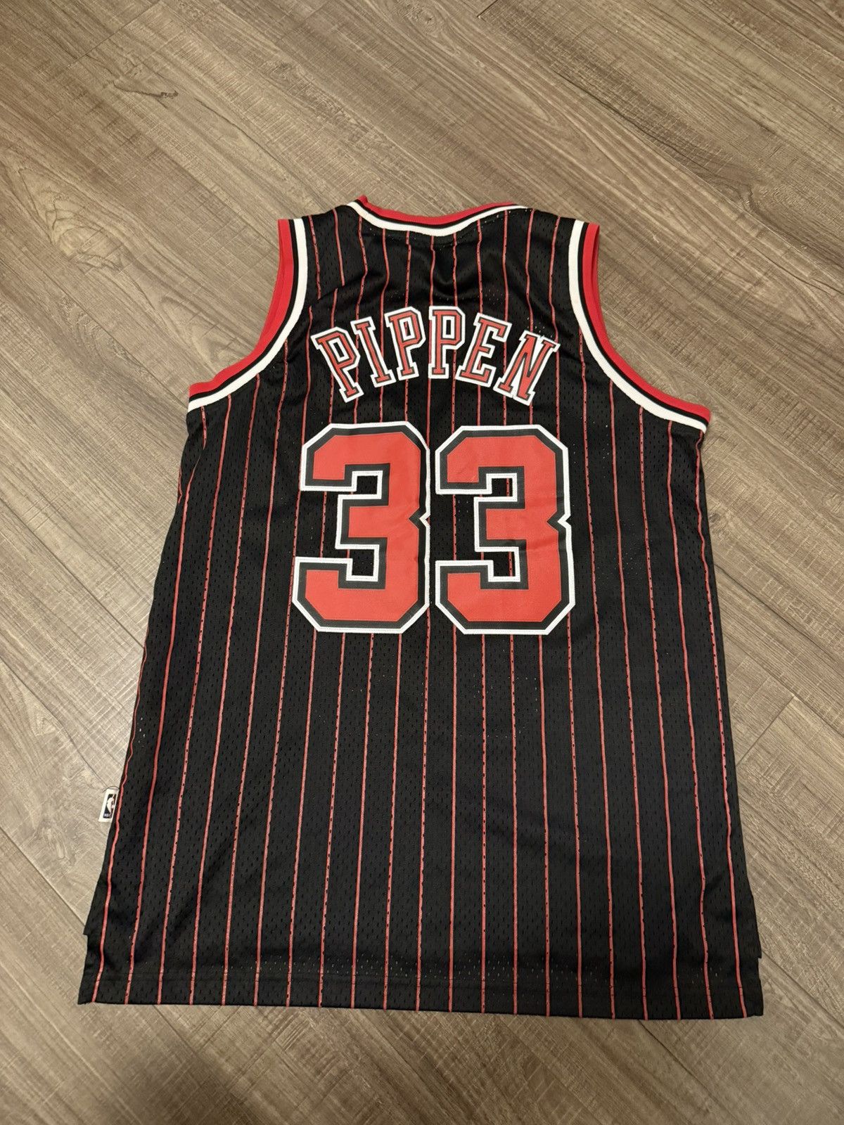 Mitchell & Ness Bulls jersey Size US M / EU 48-50 / 2 - 8 Thumbnail