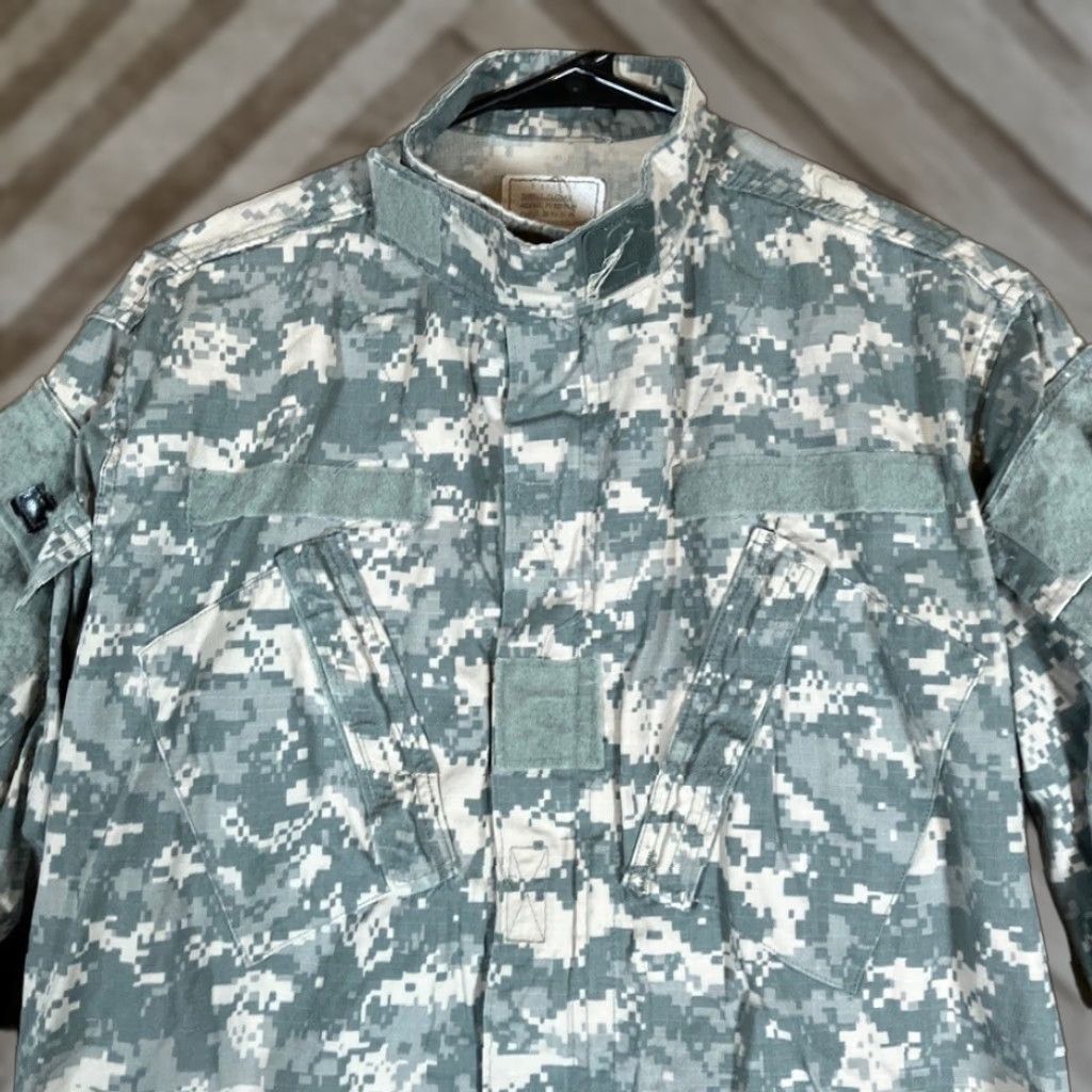 Vintage VINTAGE Army Coat Mens Jacket Camouflage Digicam Green Small Long Military Size US S / EU 44-46 / 1 - 1 Thumbnail