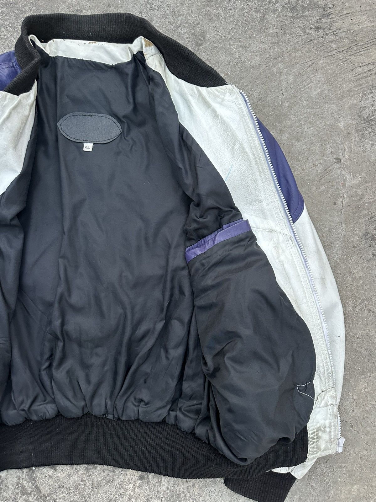 Vintage Vintage 90s Leather Bomber Jacket – Wolf Back Graphic Size US L / EU 52-54 / 3 - 4 Thumbnail