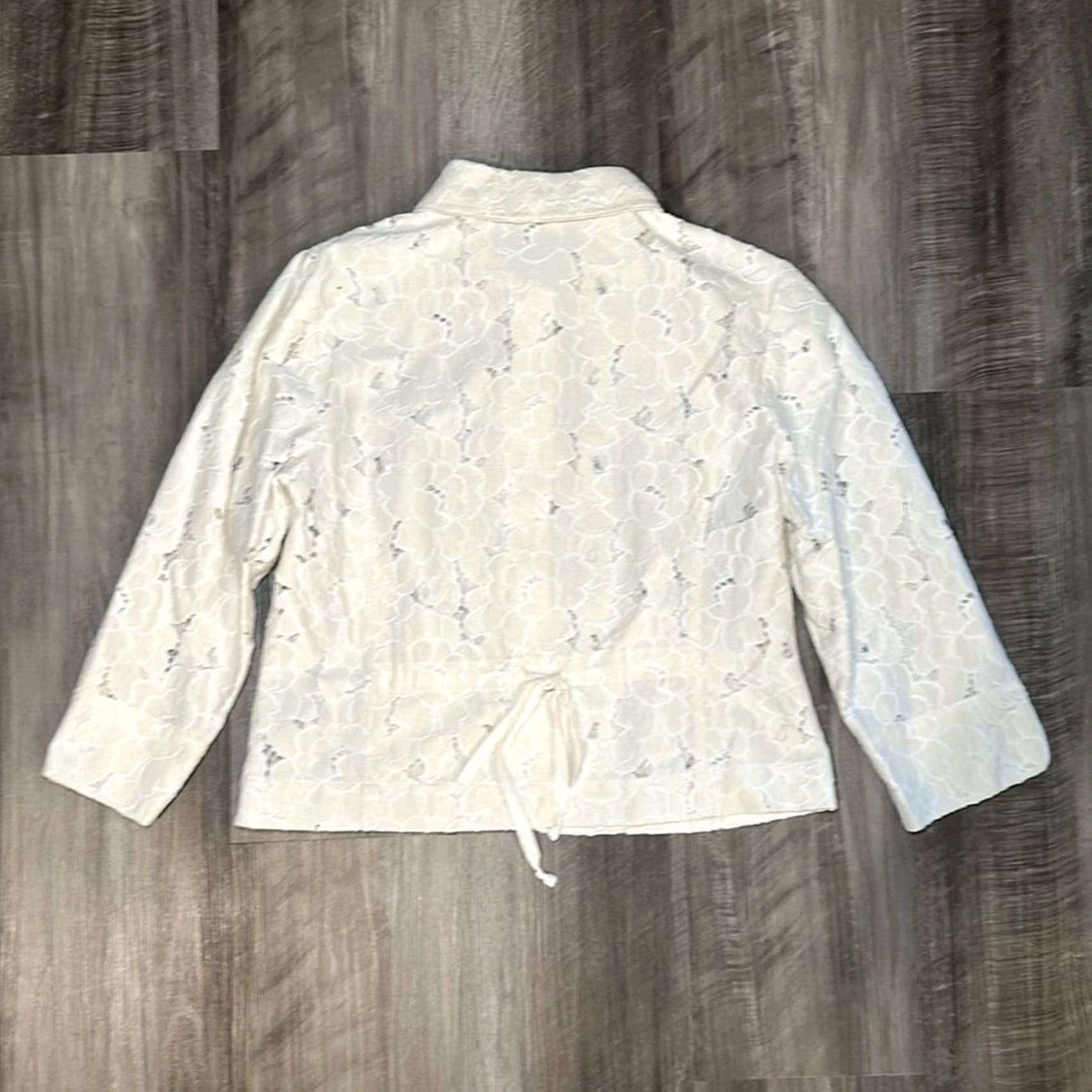 Vintage Cabi Portrait Spring Floral Eyelet Full Button Shirt Jacket - Medium Size M / US 6-8 / IT 42-44 - 2 Thumbnail