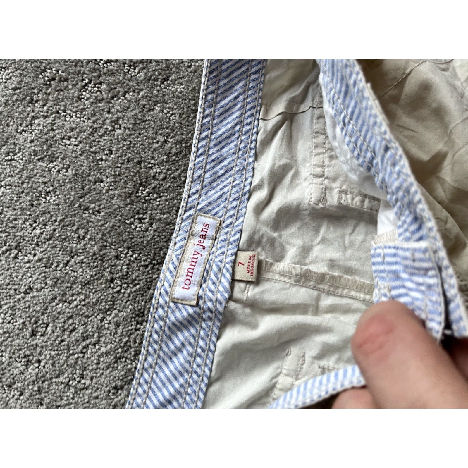 Tommy Hilfiger VINTAGE Tommy Hilfiger Cargo Shorts Women Size 7 Beige Cotton Drawstring Pockets Casual Summer Size 28" / US 6 / IT 42 - 3 Thumbnail