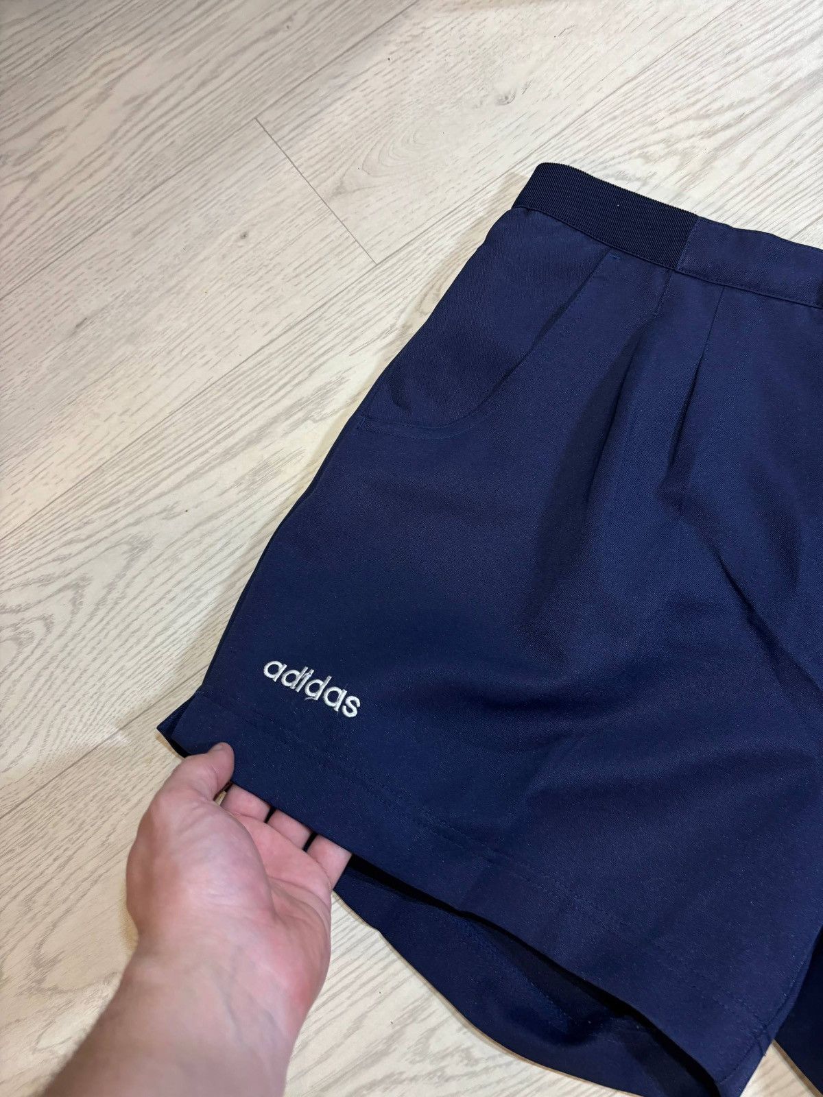 Adidas 90’s Adidas vintage short Size:L Size US 34 / EU 50 - 4 Thumbnail