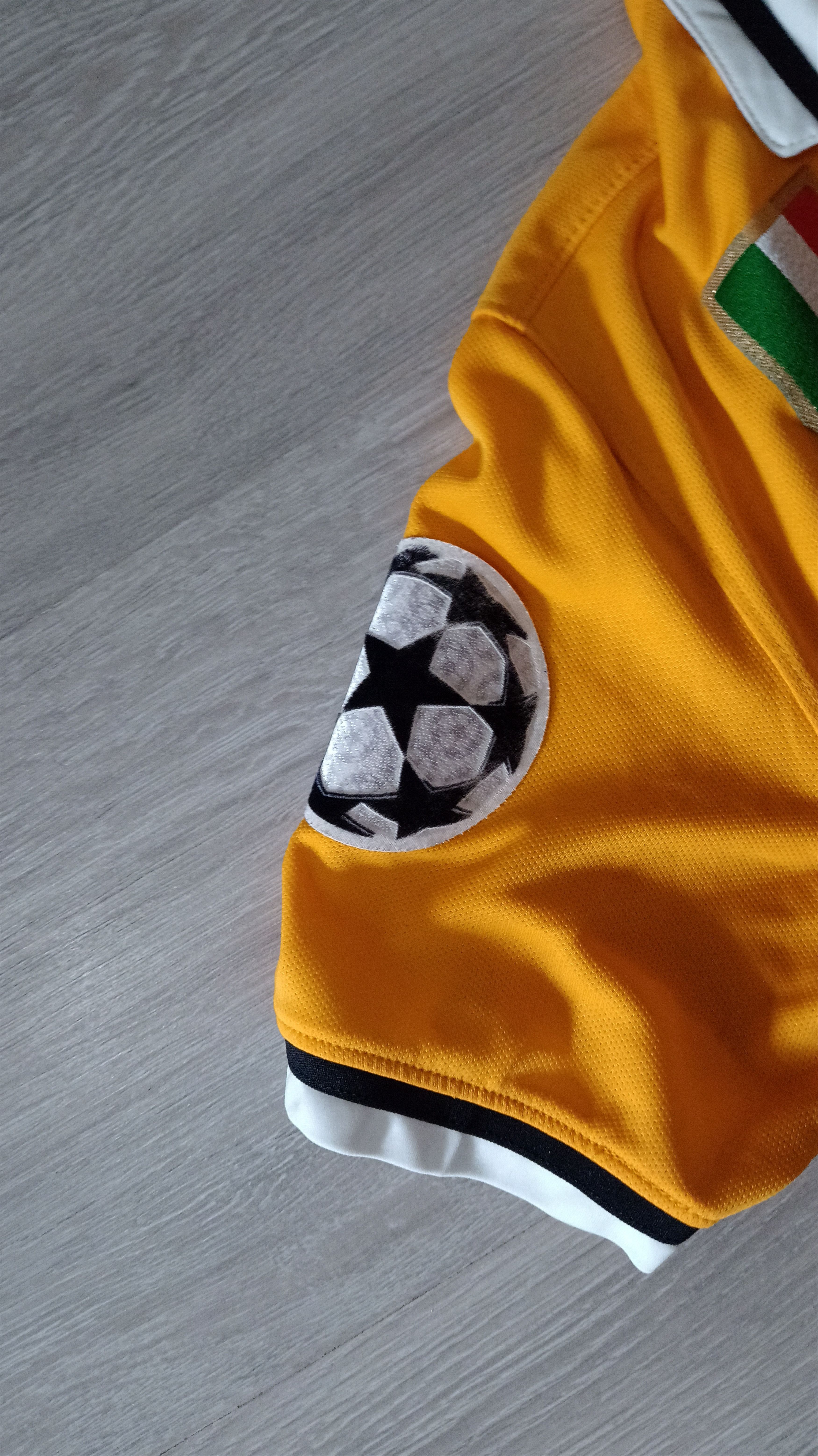 Nike Juventus Away 2013/14 – Size M – Nike Dri-FIT Tevez 10 Size US M / EU 48-50 / 2 - 4 Thumbnail