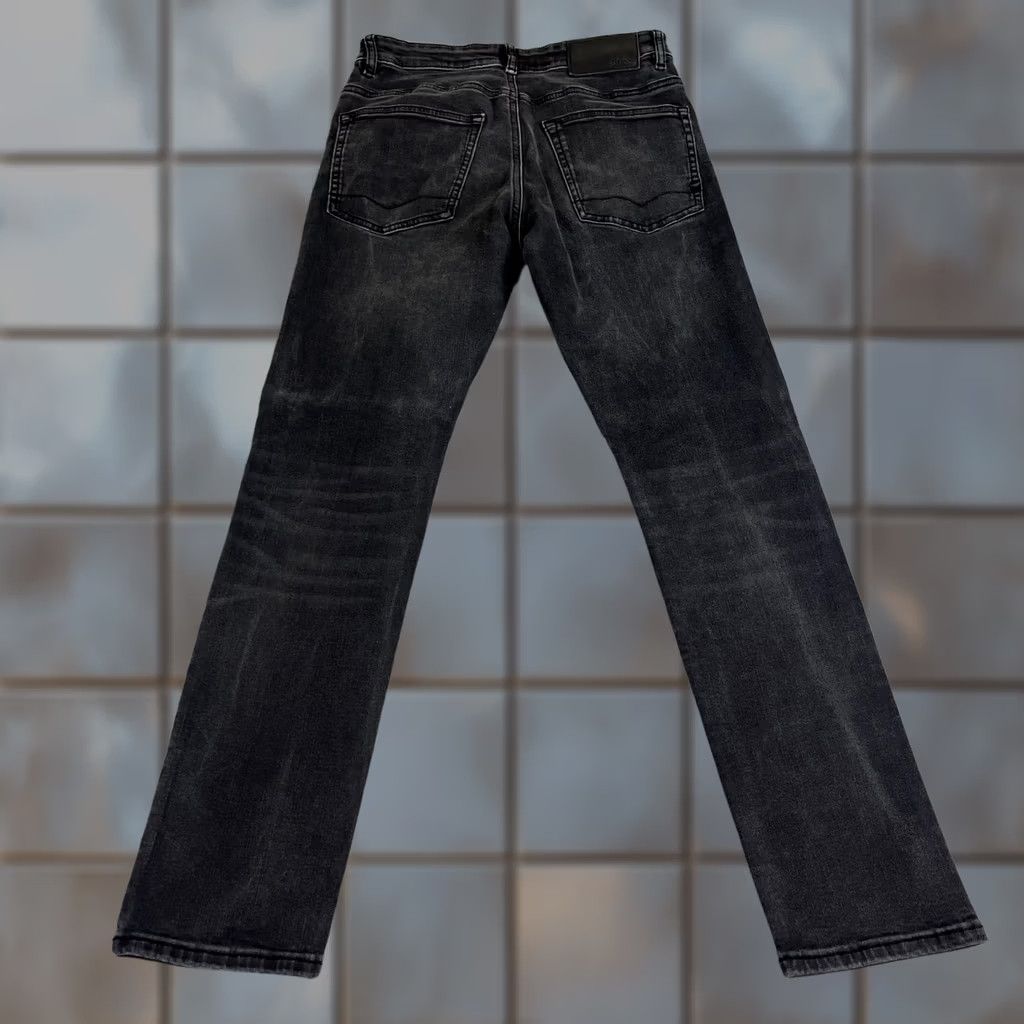 Hugo Boss HUGO BOSS Jeans Slim Delaware 28/30 Dark Wash Grey Stretch Denim Men Jeans Slim 5-Pocket Logo Waist 28in Inside Leg 30in Size US 28 / EU 44 - 1 Thumbnail