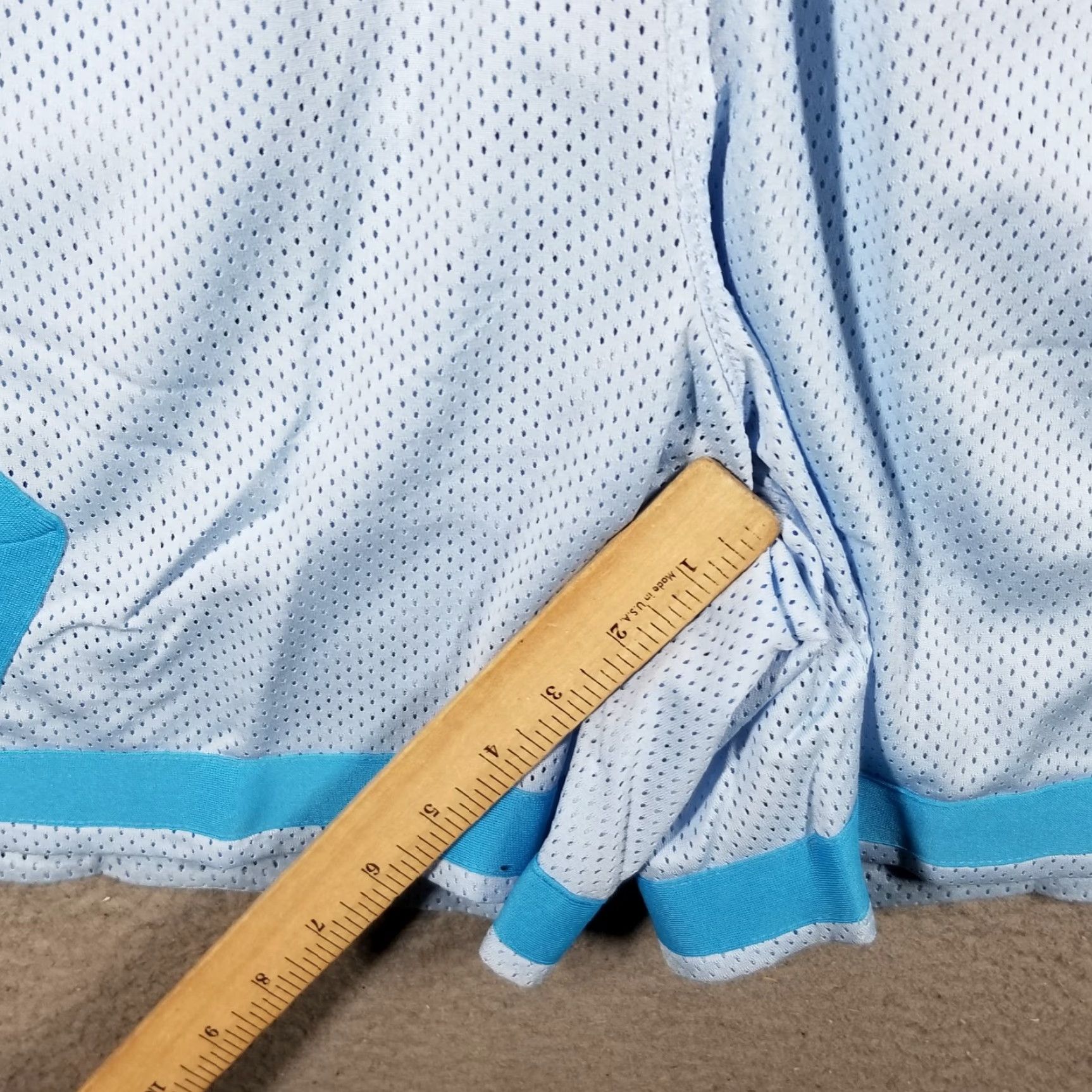 Nike VINTAGE Nike Women’s Athletic Shorts S Blue Basketball Running Jogging Activewear Size 28" / US 6 / IT 42 - 7 Thumbnail