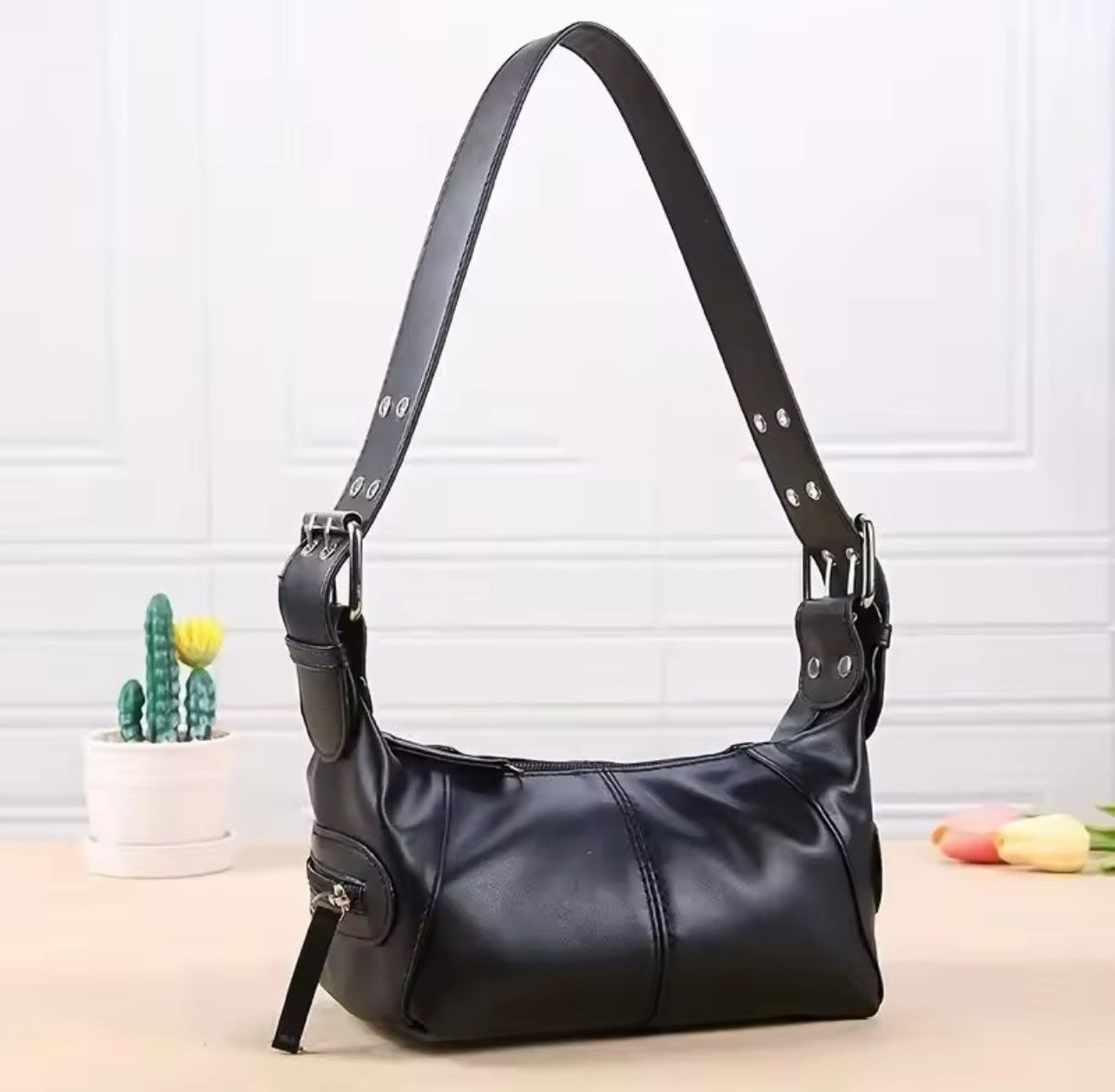 Japanese Brand × Vintage Underarm Bag Women's Bag Size ONE SIZE - 1 Thumbnail