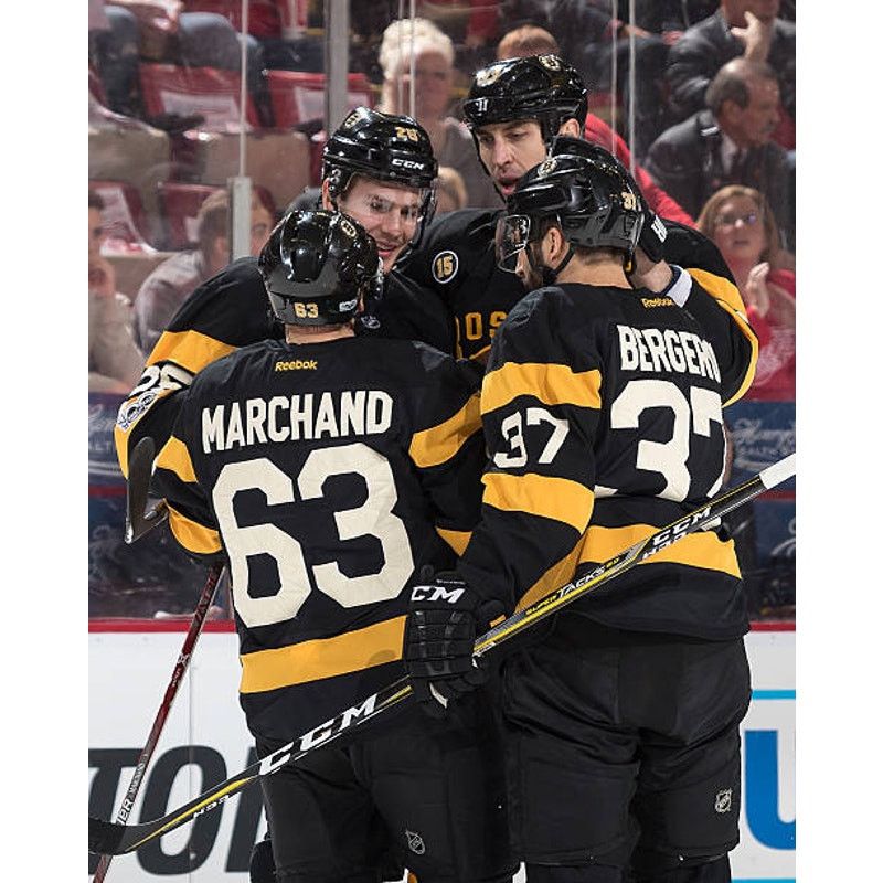 NHL × Reebok Boston Bruins 2016-2017 jersey Sweater M 3rd blk gold NHL Size US M / EU 48-50 / 2 - 7 Thumbnail
