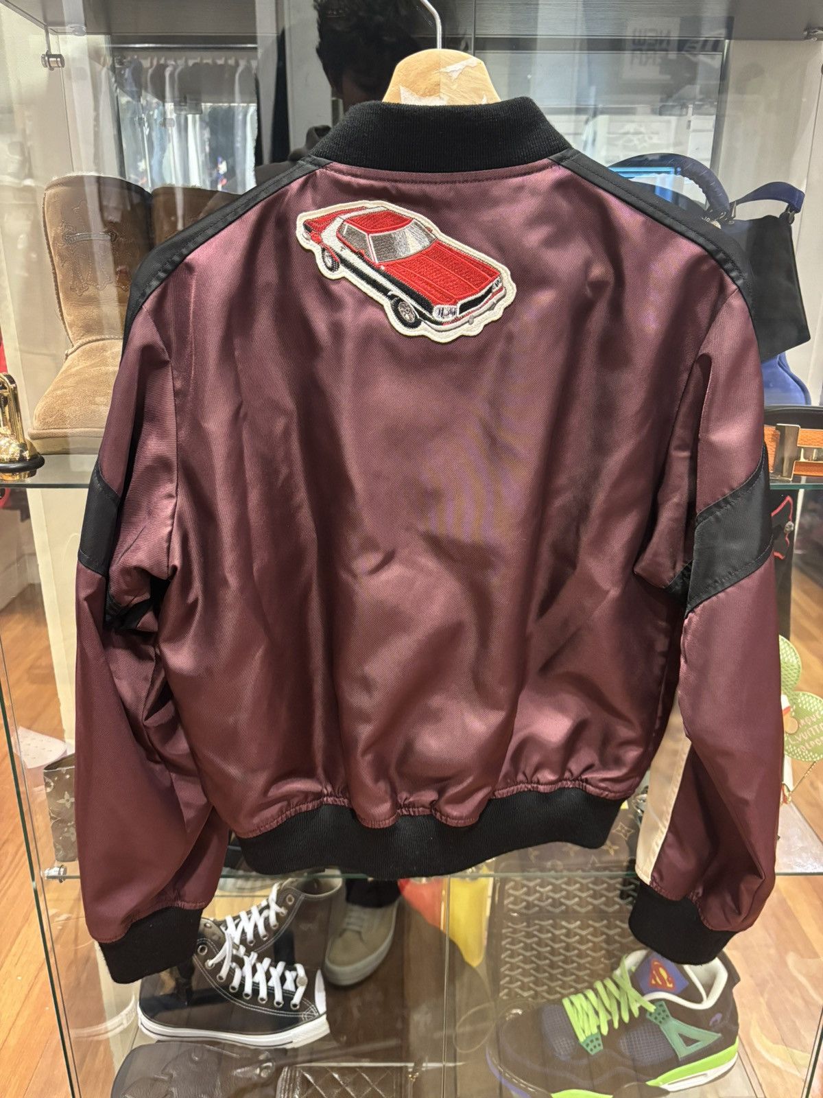 Louis Vuitton Louis Vuitton cropped patch bomber jacket Size US XXS / EU 40 - 2 Thumbnail