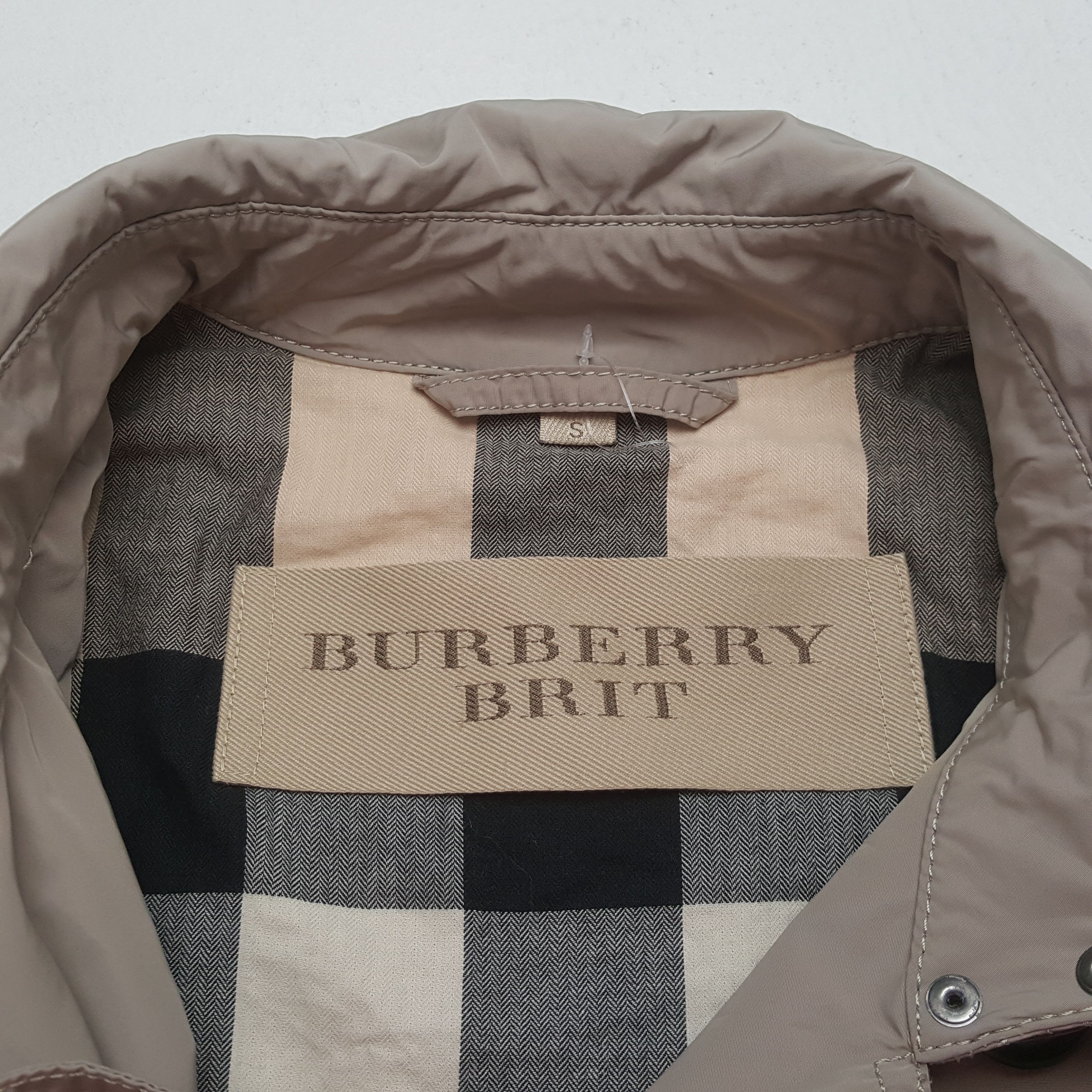 Burberry Vintage Burberry London Fashion Brand Trench Jacket C322N17 Size S / US 4 / IT 40 - 5 Thumbnail