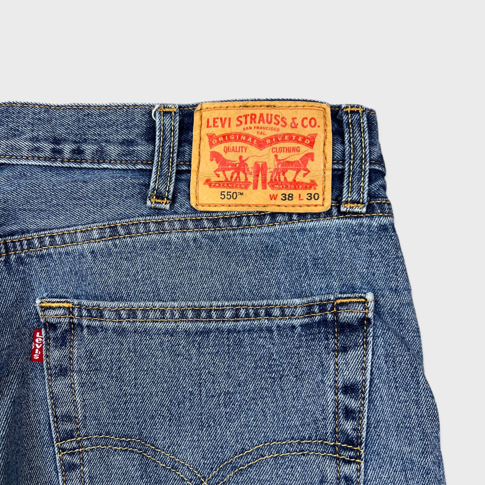 Levi's × Vintage Levi's 550 Jeans 37x29 Relaxed Light Wash Baggy Denim Pants Size US 37 - 7 Thumbnail