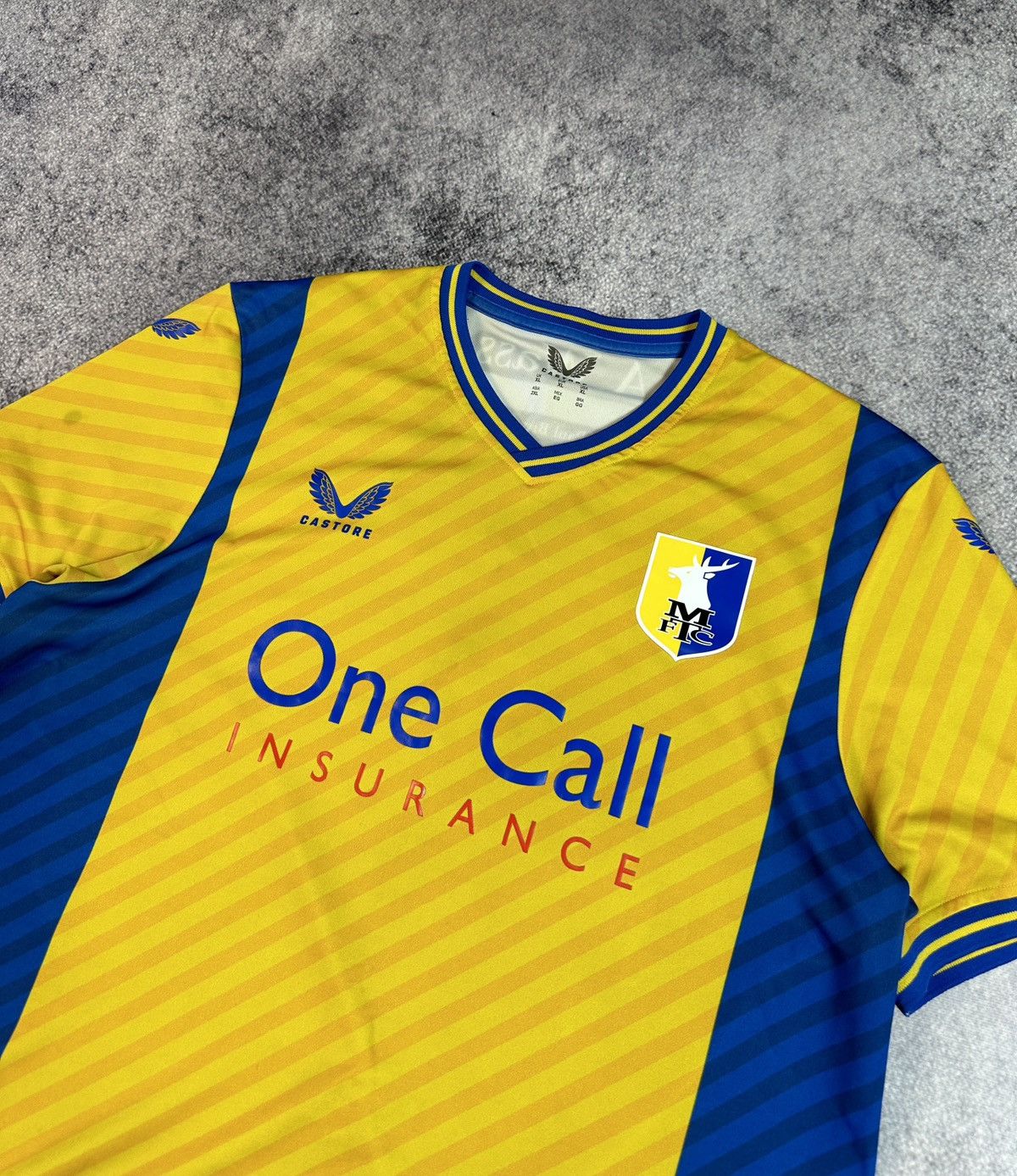 Castore Castore Mansfield Town Logo Jersey Rare Streetwear Soccer XL Size US XL / EU 56 / 4 - 2 Thumbnail