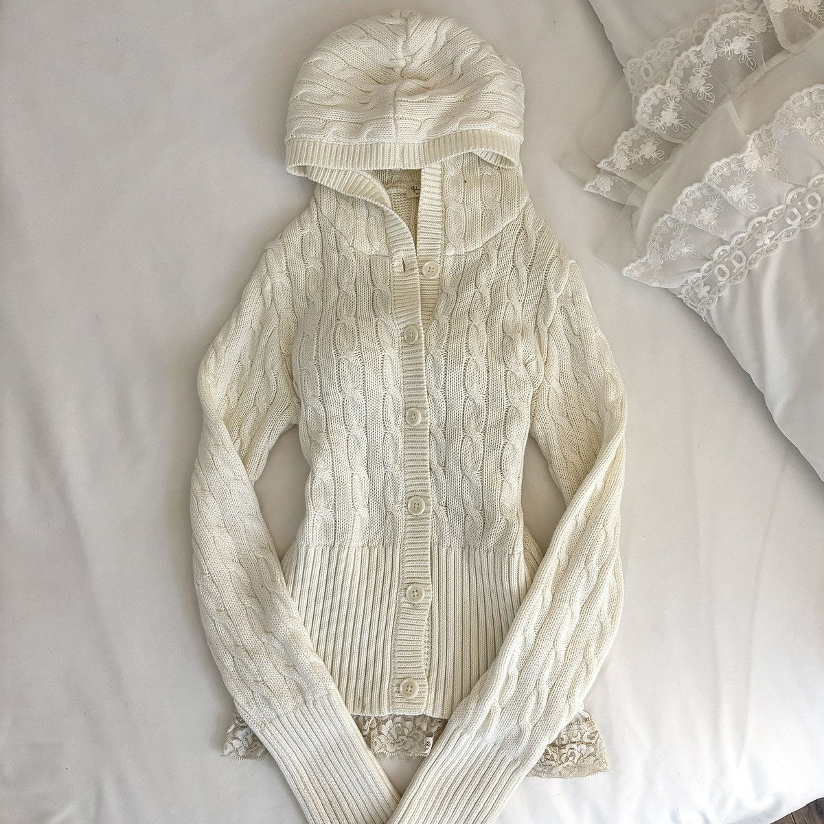Brandy Melville John Galt White Cable Knit Button Down Hooded Sweater Size ONE SIZE - 1 Thumbnail