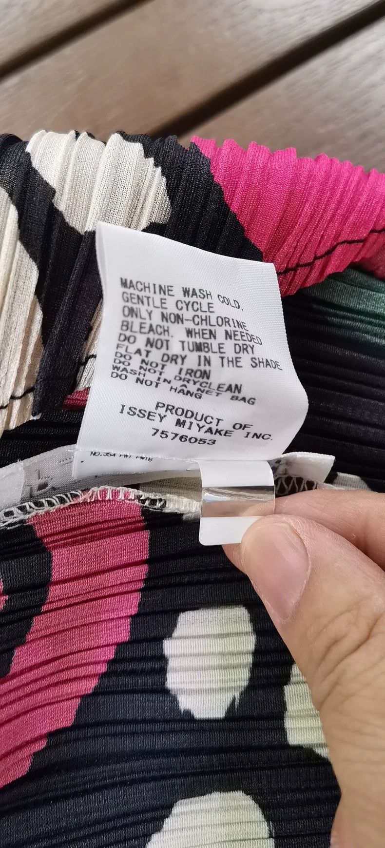 Issey Miyake Issey Miyake Graffiti pleated vest Size XXL / US 16-18 / IT 52-54 - 4 Thumbnail
