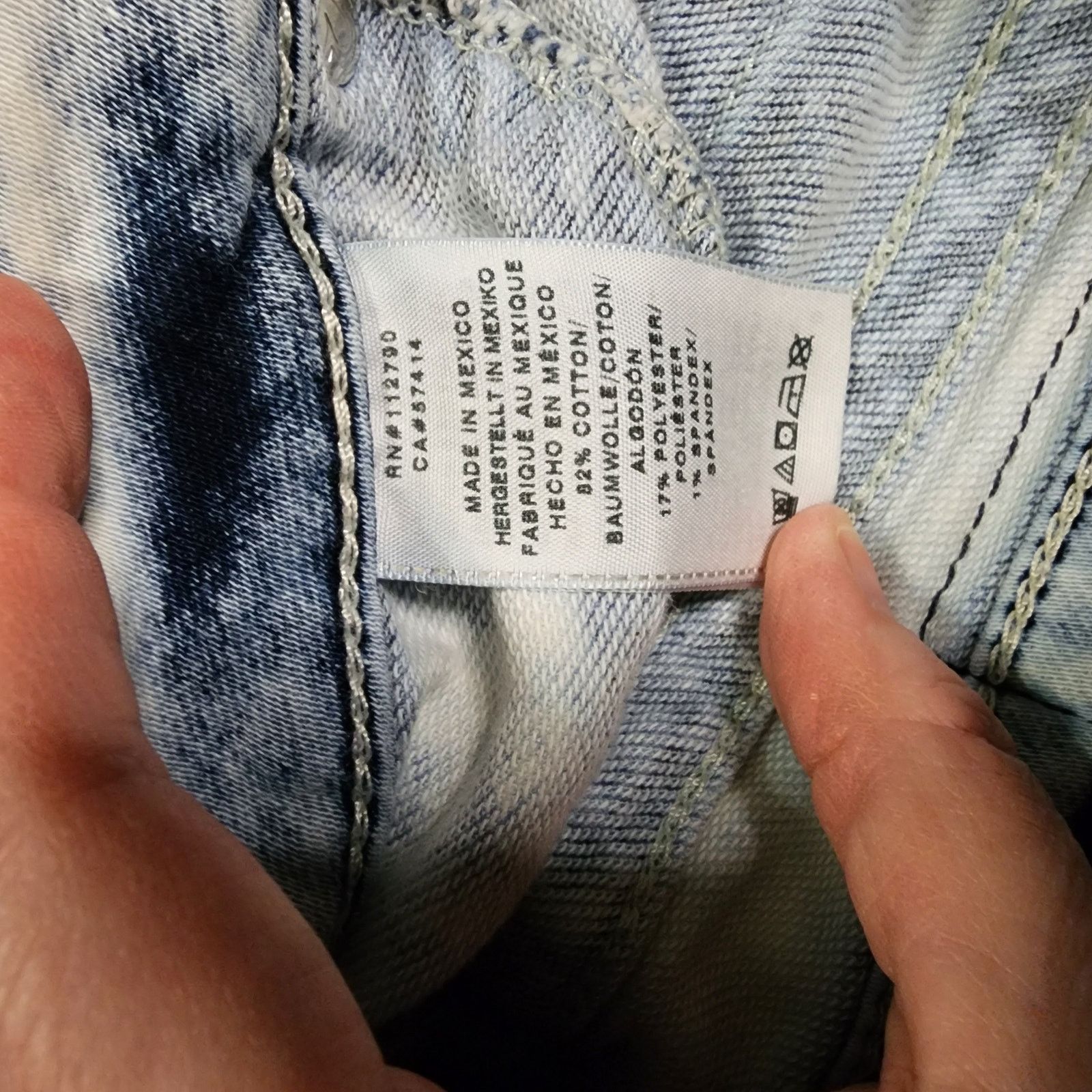 True Religion True Religion Jeans light wash Size 28 2357 Size 28" / US 6 / IT 42 - 7 Thumbnail