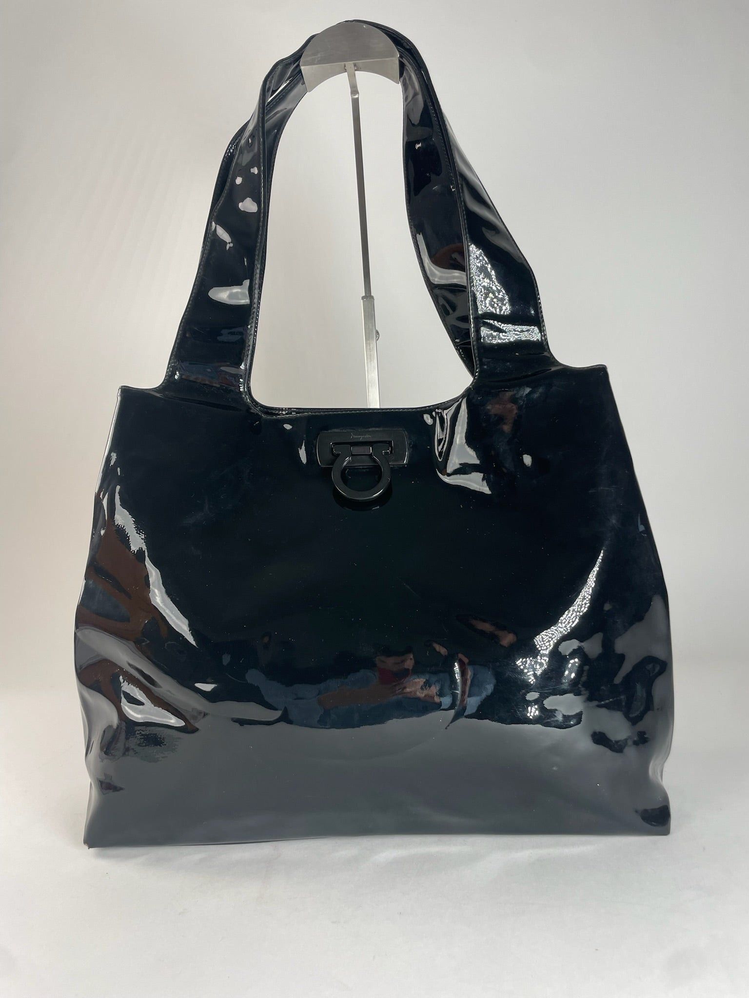 Salvatore Ferragamo Vintage Patent Leather Handbag Black Size ONE SIZE - 1 Thumbnail