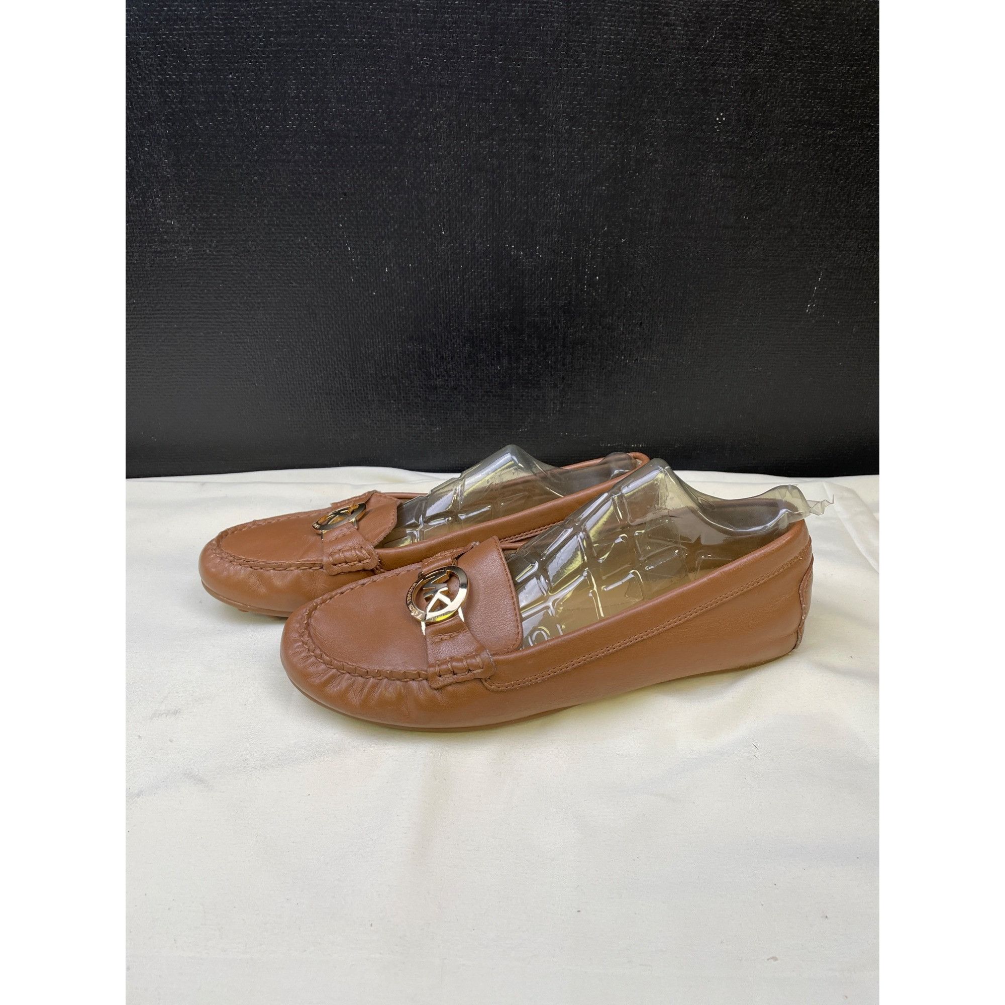 Michael Kors Michael Kors Womens Tan Loafers Shoes Slip on Size 7.5 SKU 6 Size US 7.5 / IT 37.5 - 4 Thumbnail