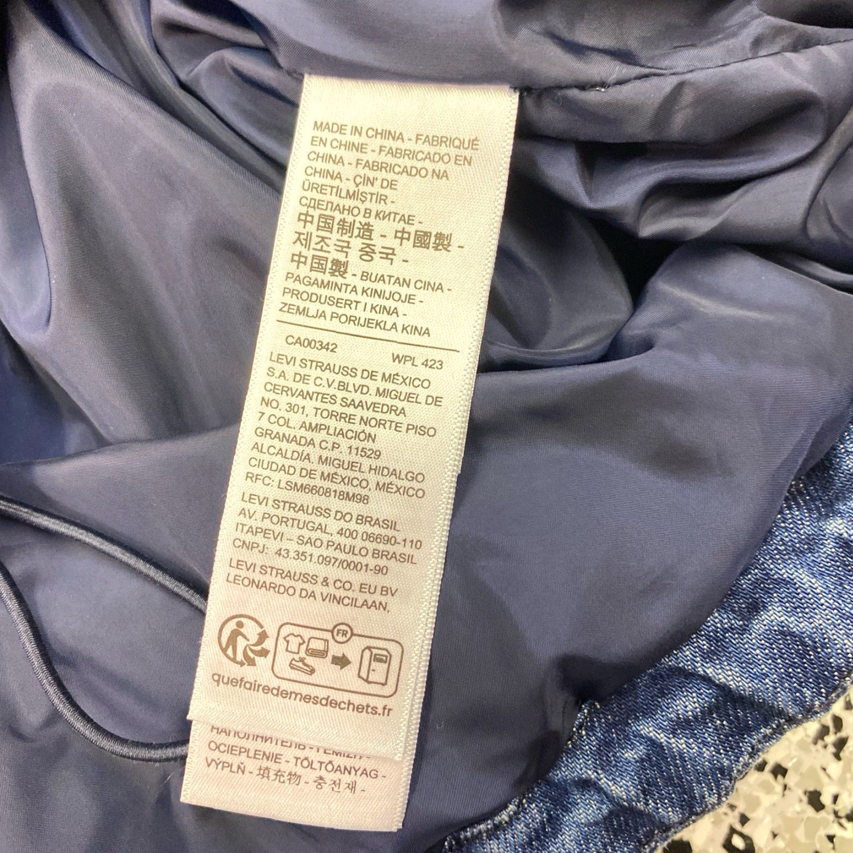 Levi's Levi’s Vest Men’s Size S Blue Western Quilted Down Puffer NWT NEW Denim Vest Size US 29 - 4 Thumbnail