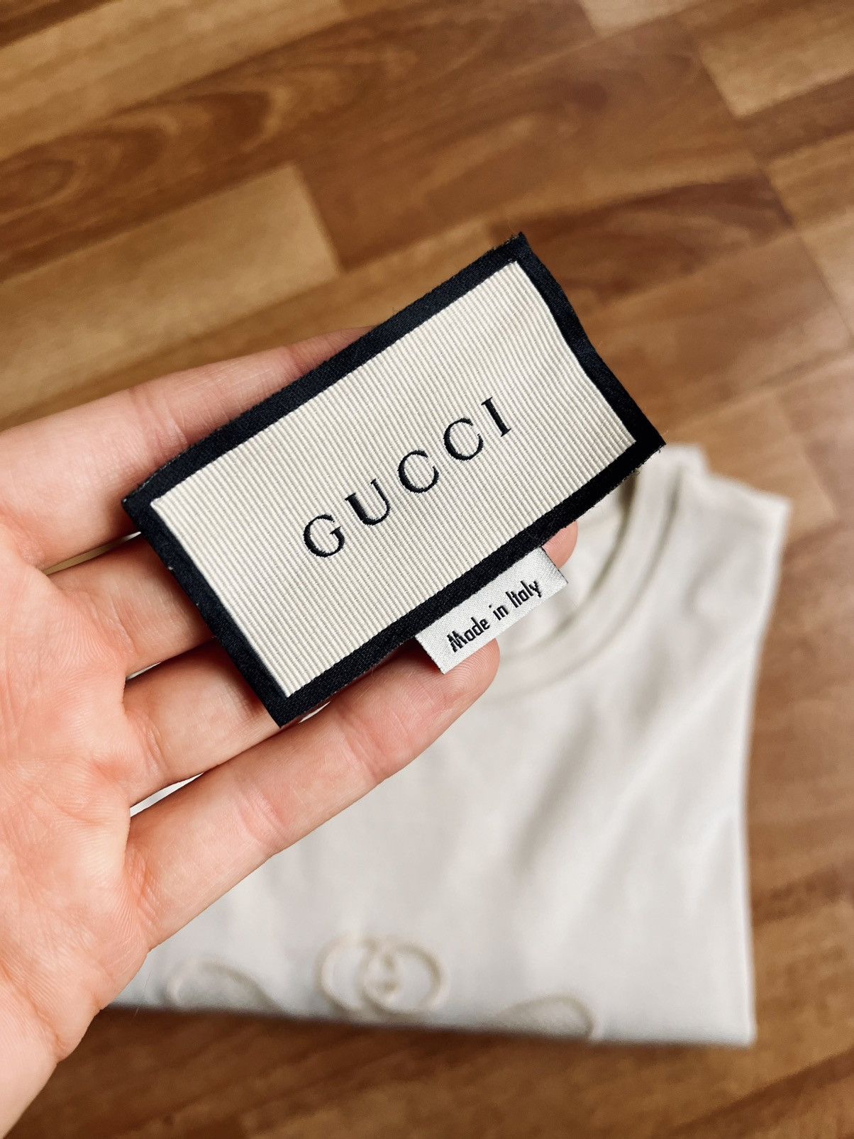 Gucci Men’s Cream Gucci Shirt w/ Embroidered Graphic Size US M / EU 48-50 / 2 - 5 Thumbnail