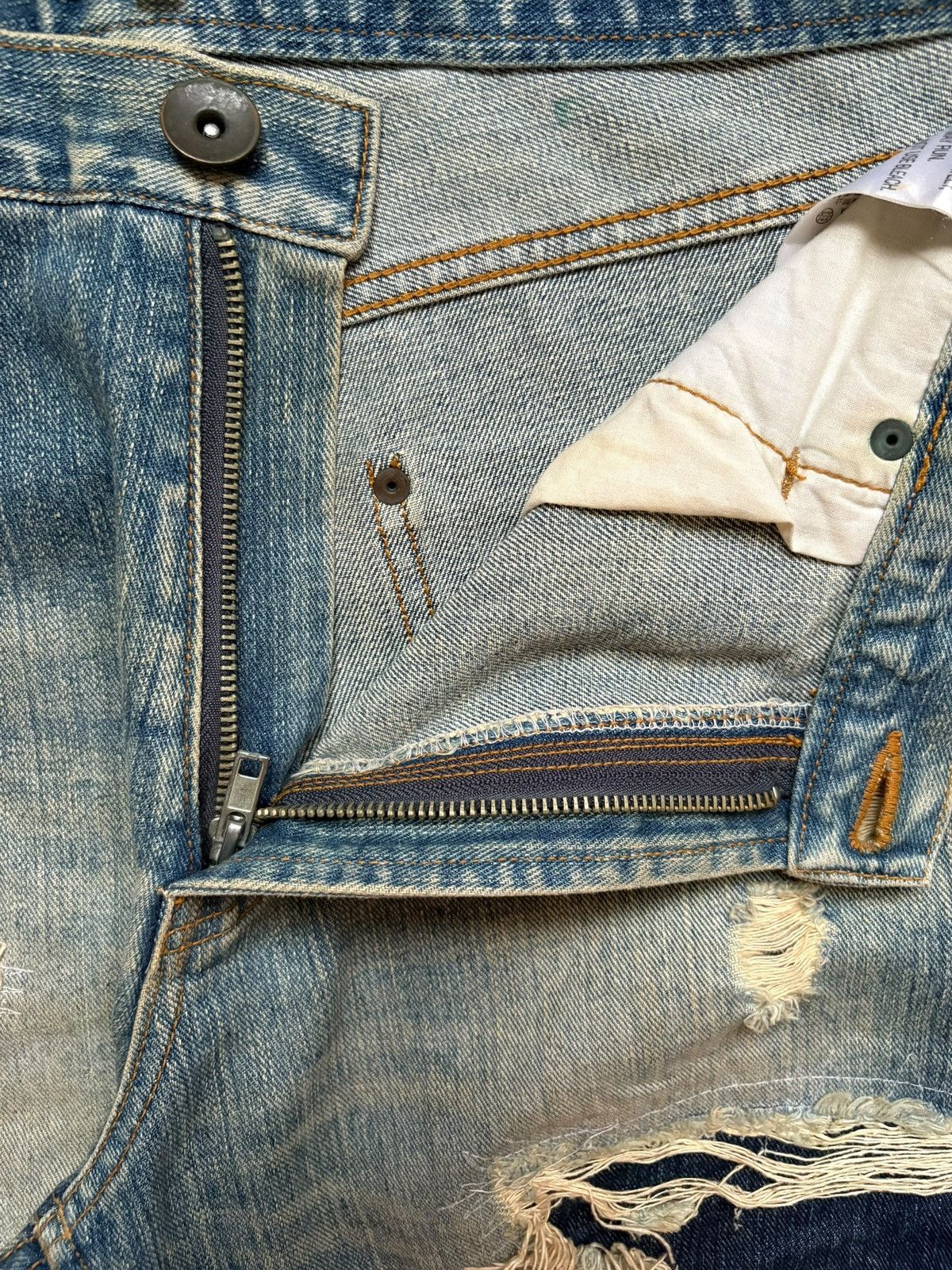 Japanese Brand Vintage Japanese Brand Bleach Rusty Mud Wash Rip Baggy Jean Size US 31 - 9 Thumbnail