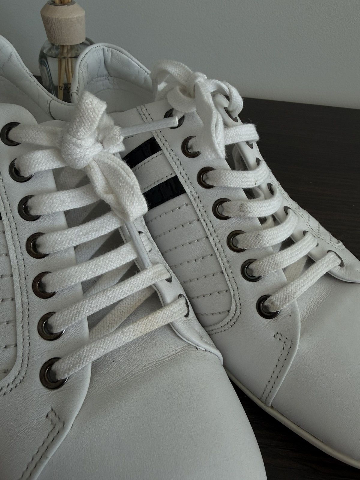 Versace VERSACE COLLECTION Baskets Blanc Pour Homme lace-up shoes Size US 7 / EU 40 - 24 Thumbnail