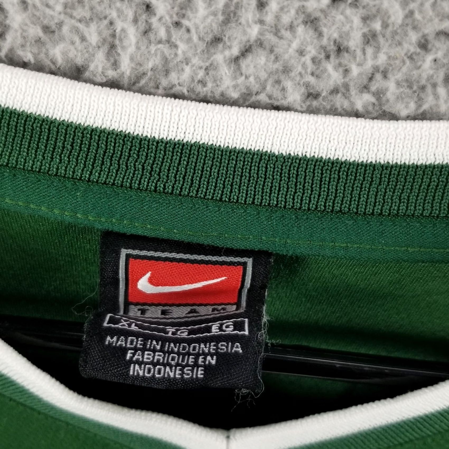 Nike Nike Portland State Jersey T-Shirt Men XL Green Swoosh Logo Center Swoosh Team Issue 2000s Short Sleeve Crew Neck Reg Adult XL Mens Size US XL / EU 56 / 4 - 5 Thumbnail