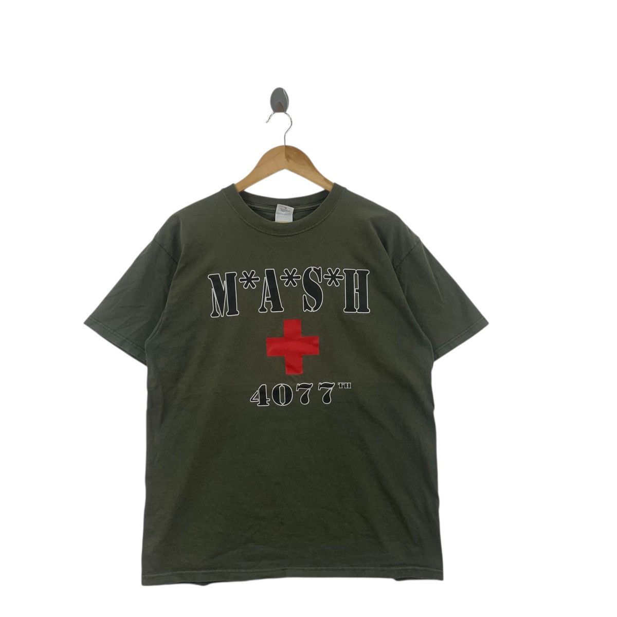 Other Vintage M.A.S.H TV SERIES Mobile Army Surgical Cross Tee Size US L / EU 52-54 / 3 - 3 Thumbnail