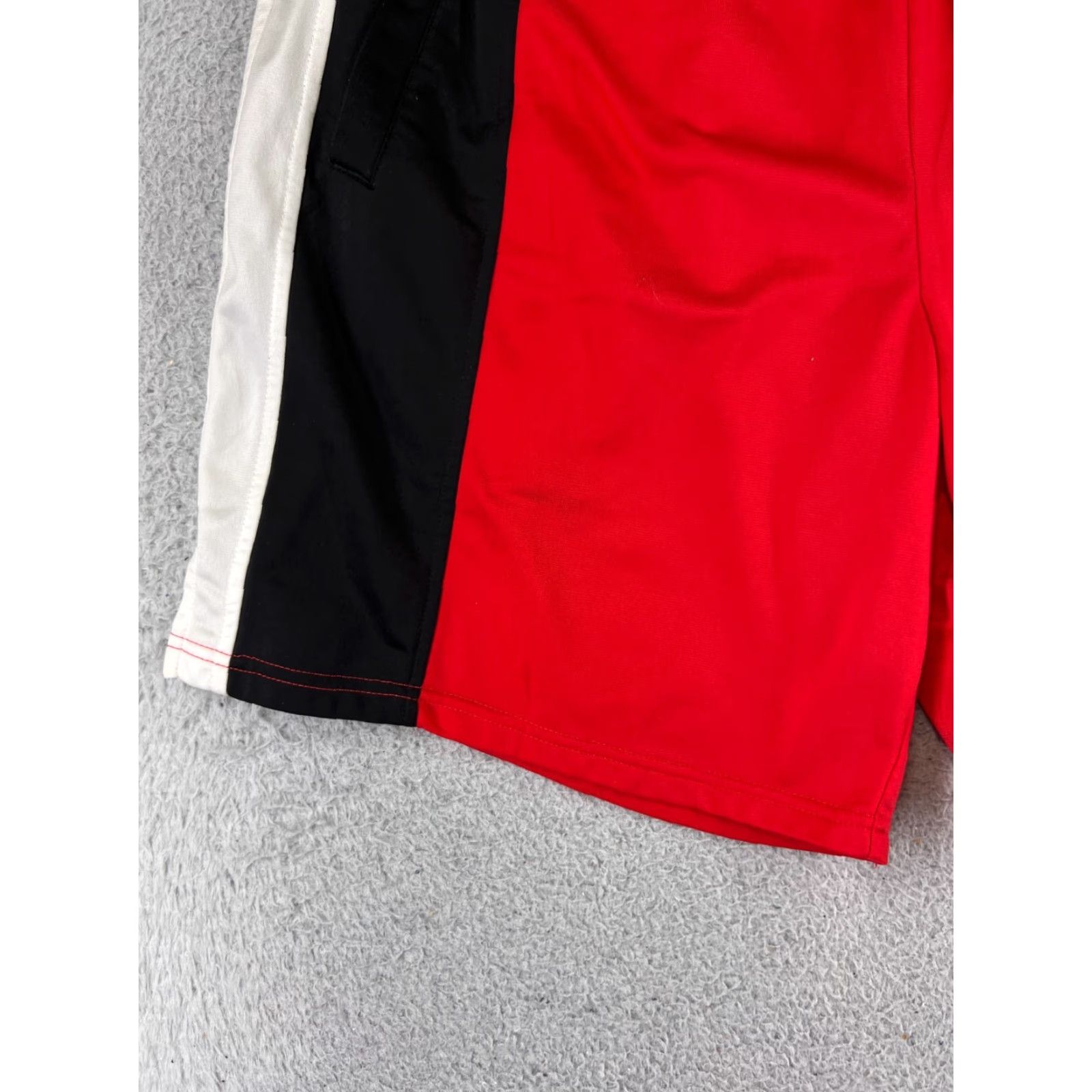 Vintage Columbia Men Shorts Regular Nylon Polyester Red White Black 100% Polyester Basketball Gym Size US 33 - 5 Thumbnail
