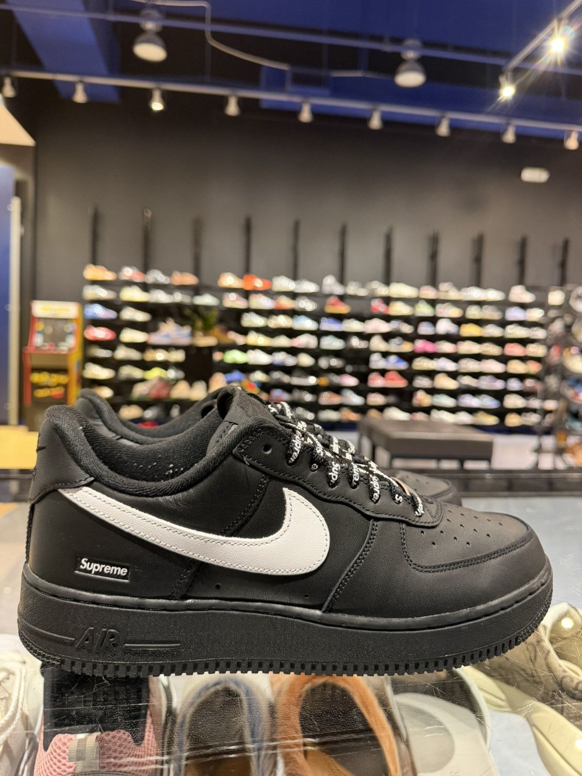 Supreme Size 9.5 - Supreme Air Force Low Black Size US 9.5 / EU 42-43 - 3 Thumbnail