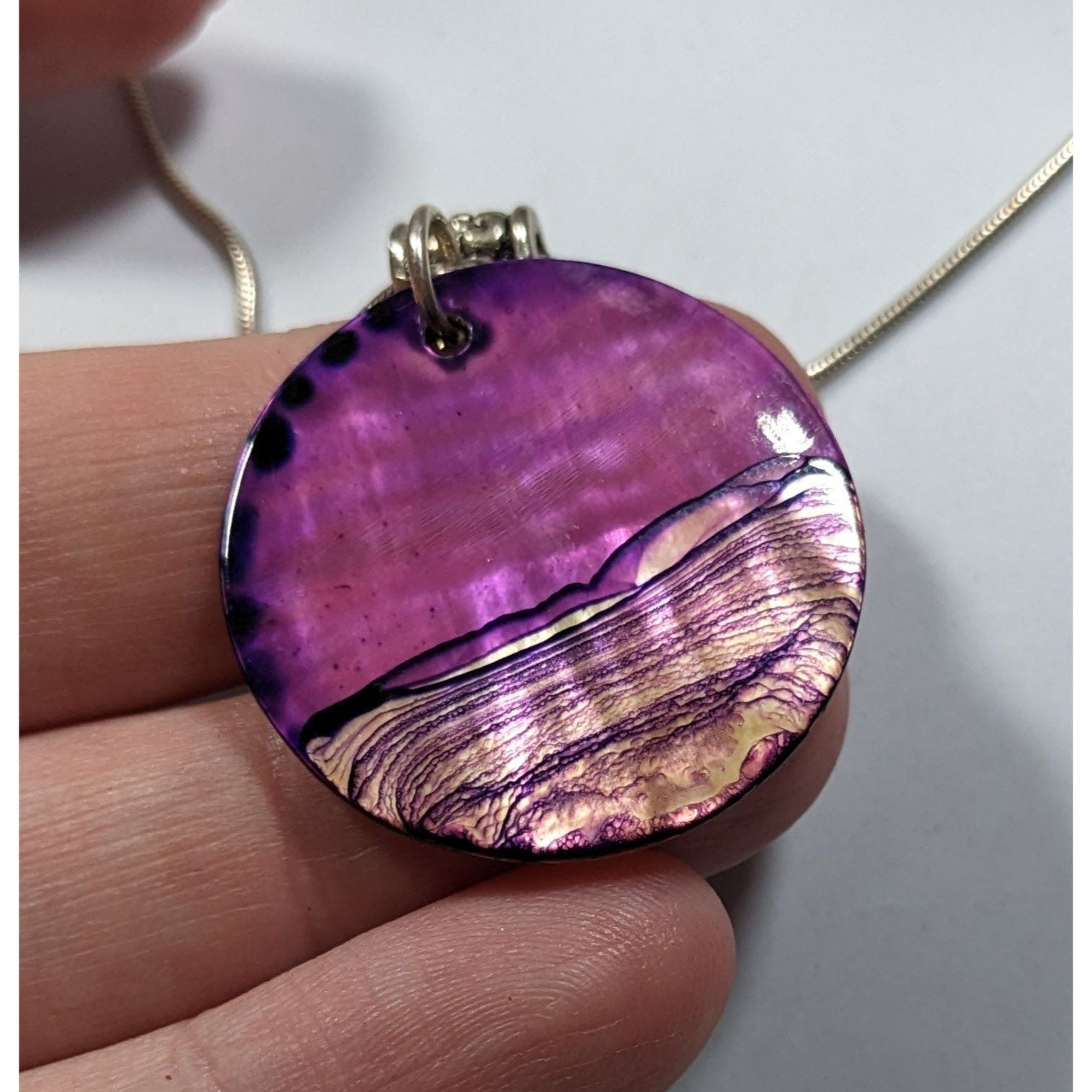 Other Artisan Signed Dyed Purple Shell Disc Necklace Size ONE SIZE - 3 Thumbnail