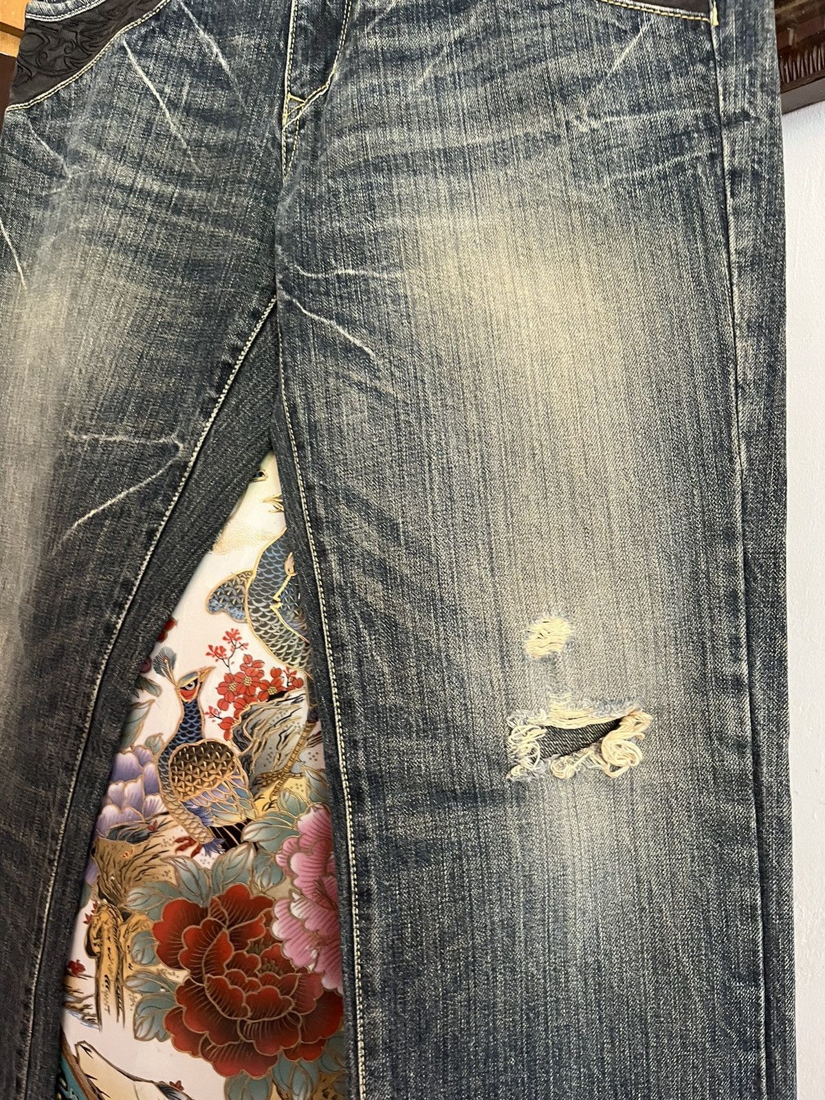 If Six Was Nine × Japanese Brand × KMRii Y2K Osaka Big Train Leather Carving Pocket Jeans Size US 34 / EU 50 - 5 Thumbnail