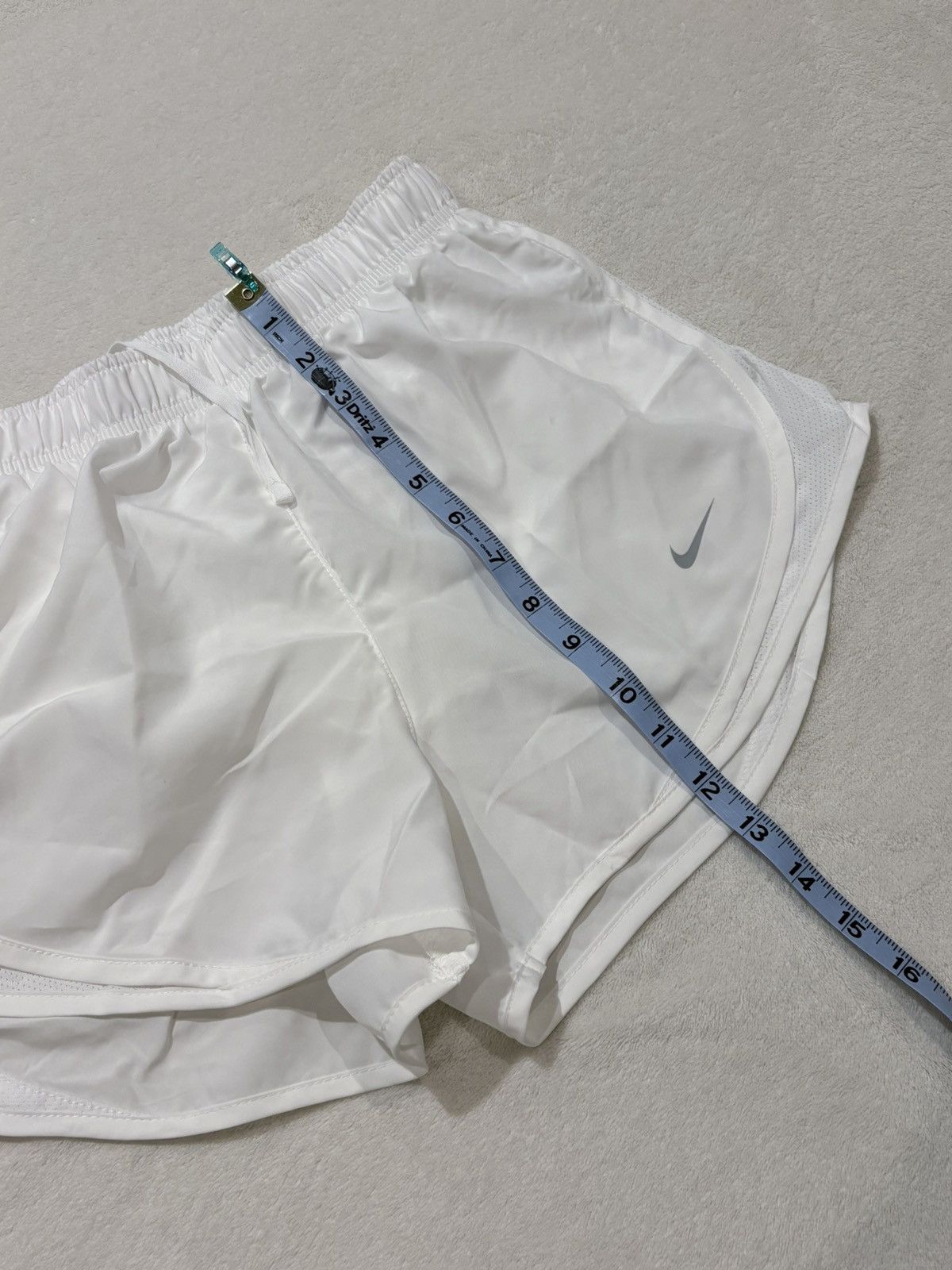 Nike NWT Nike Dri-FIT tempo running shorts white Size 26" / US 2 / IT 38 - 4 Thumbnail